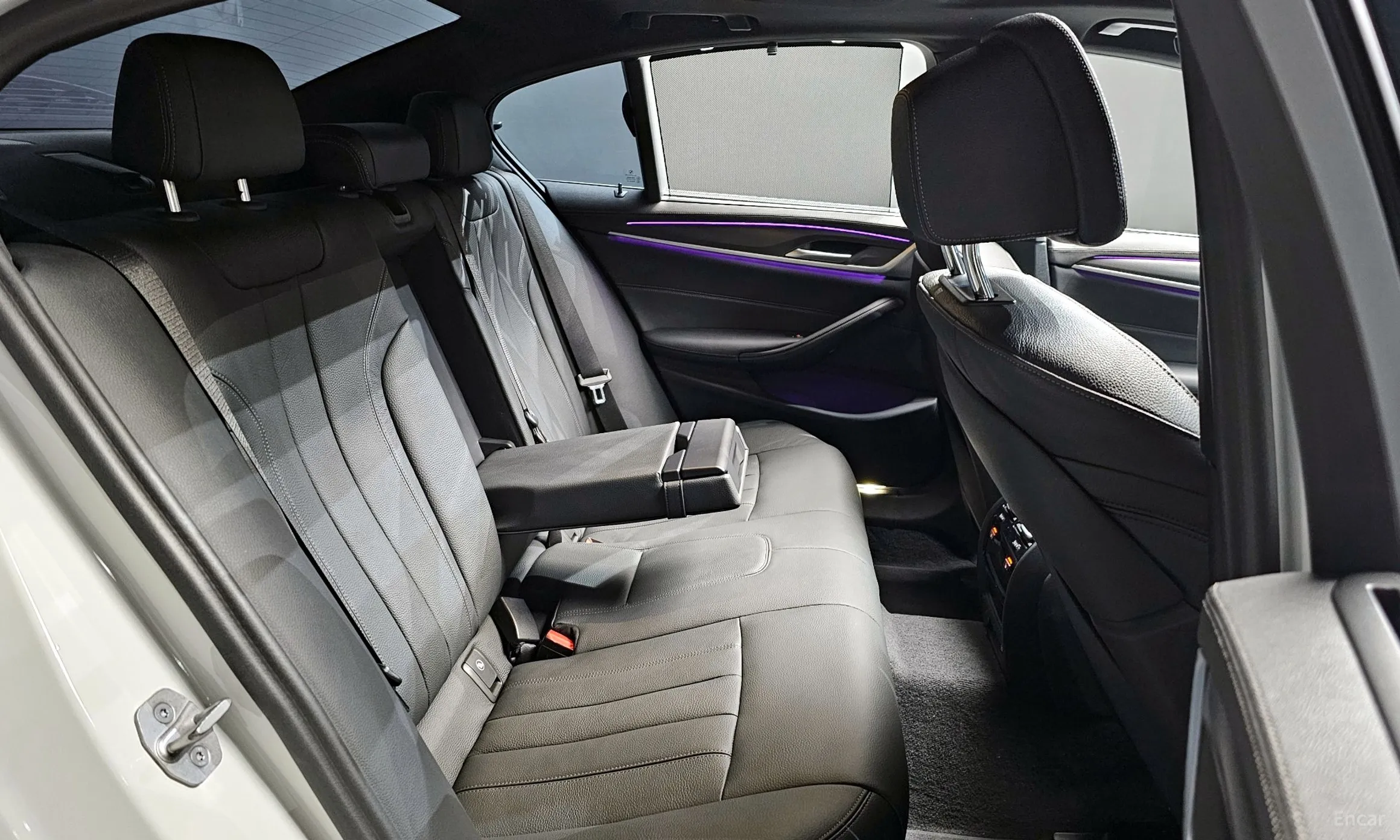 BMW 5 Series (G30) превью 12