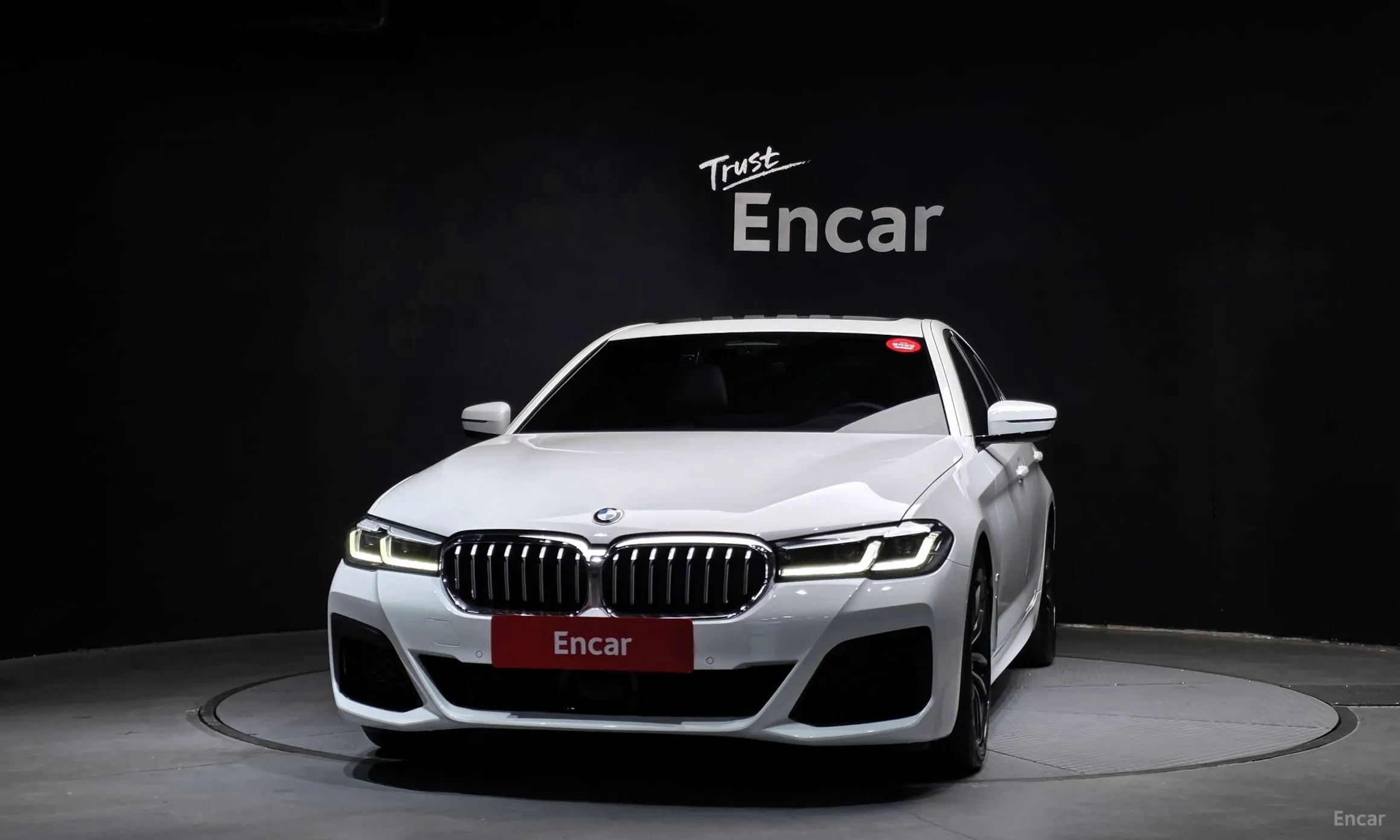 BMW 5 Series (G30) превью 3