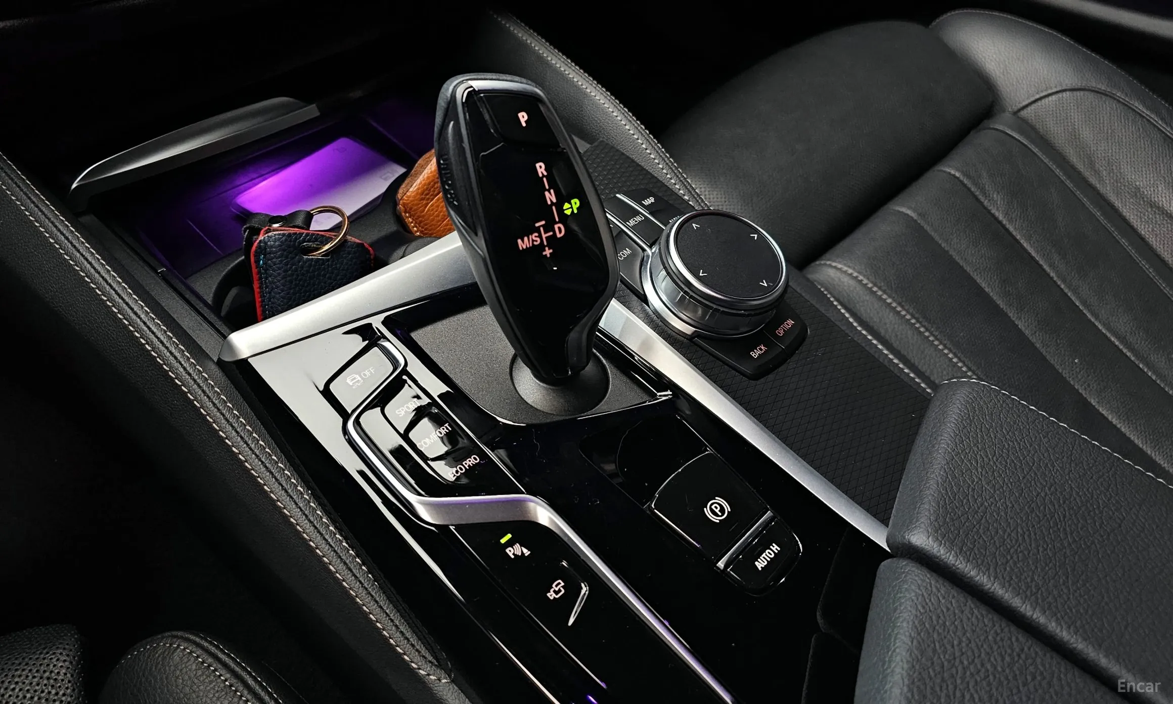 BMW 5 Series (G30) превью 9