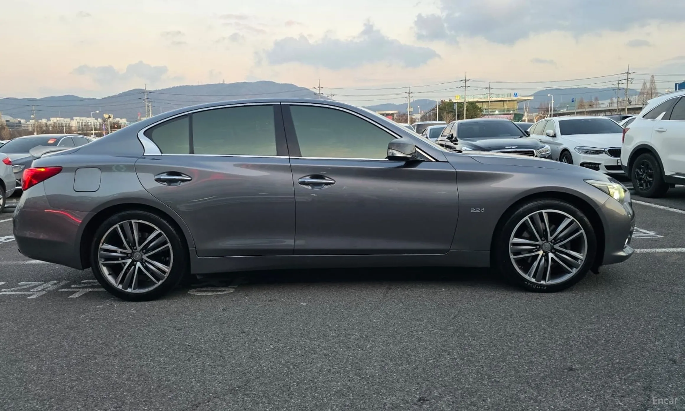 Infiniti Q50 превью 17