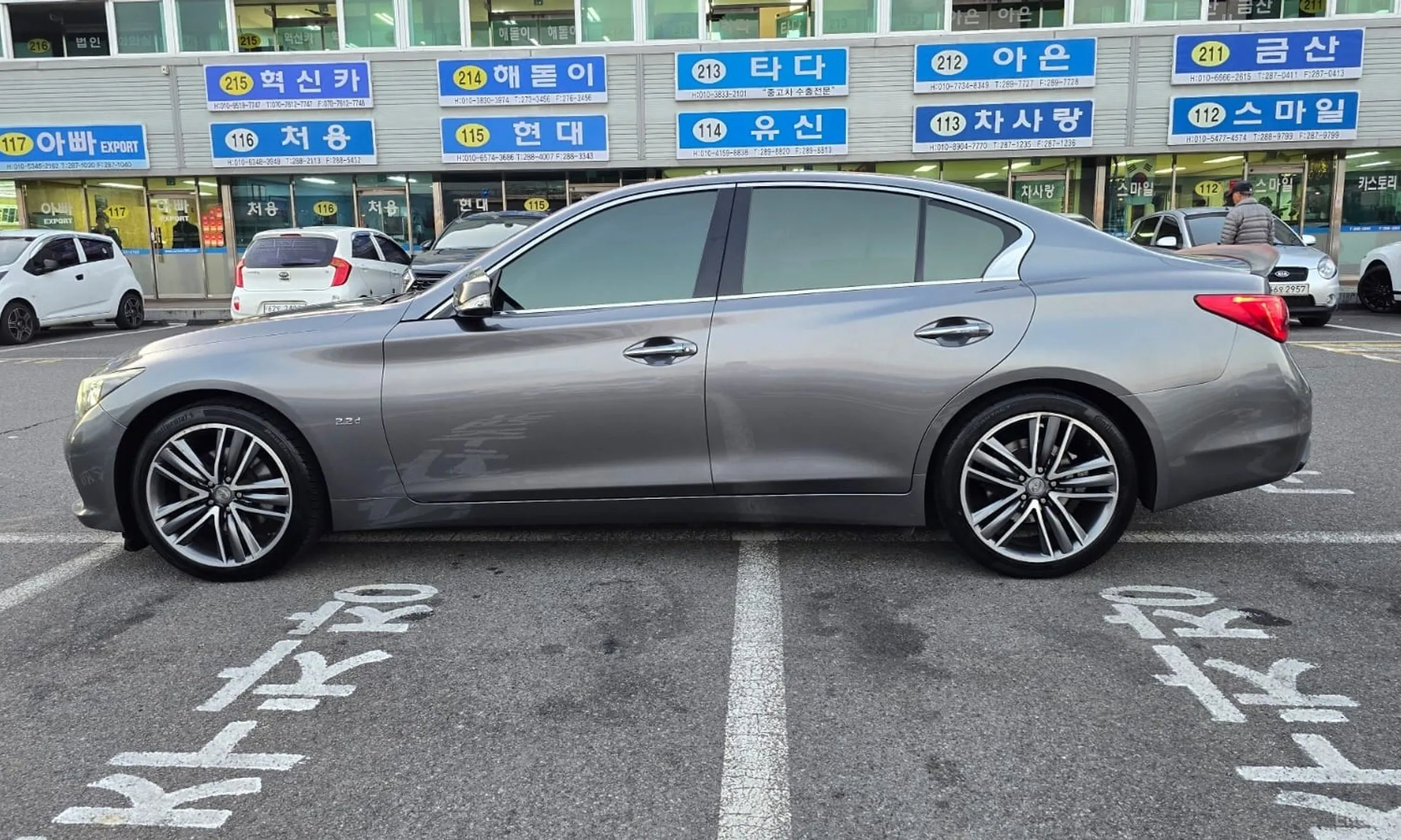 Infiniti Q50 превью 19