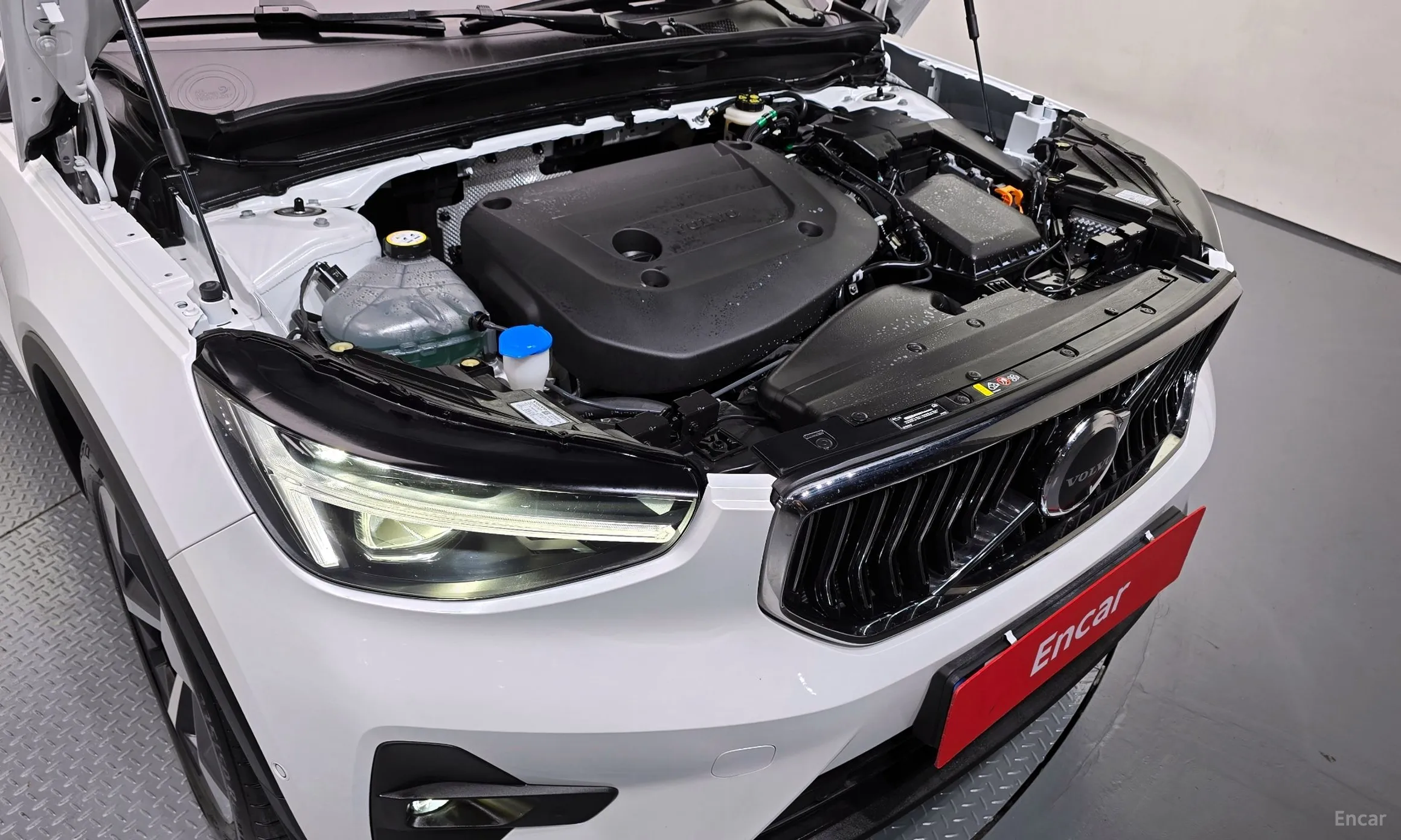 Volvo XC40 превью 6
