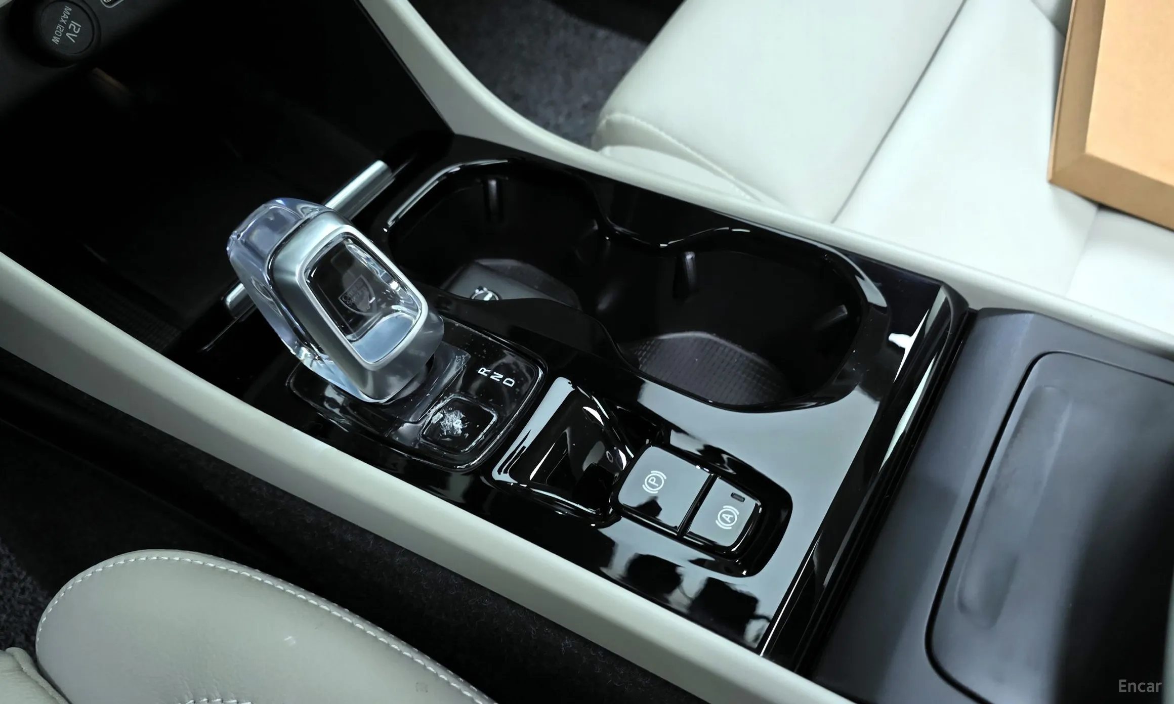 Volvo XC40 превью 9