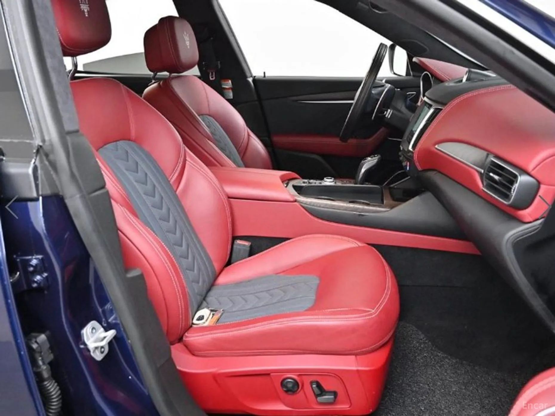Maserati Levante превью 10