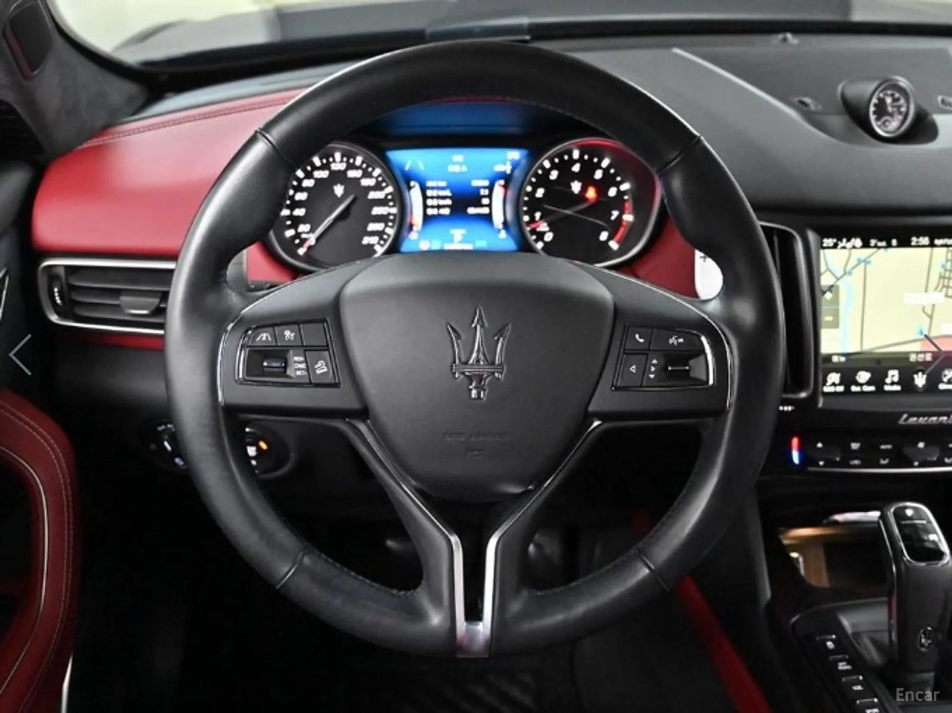 Maserati Levante превью 13