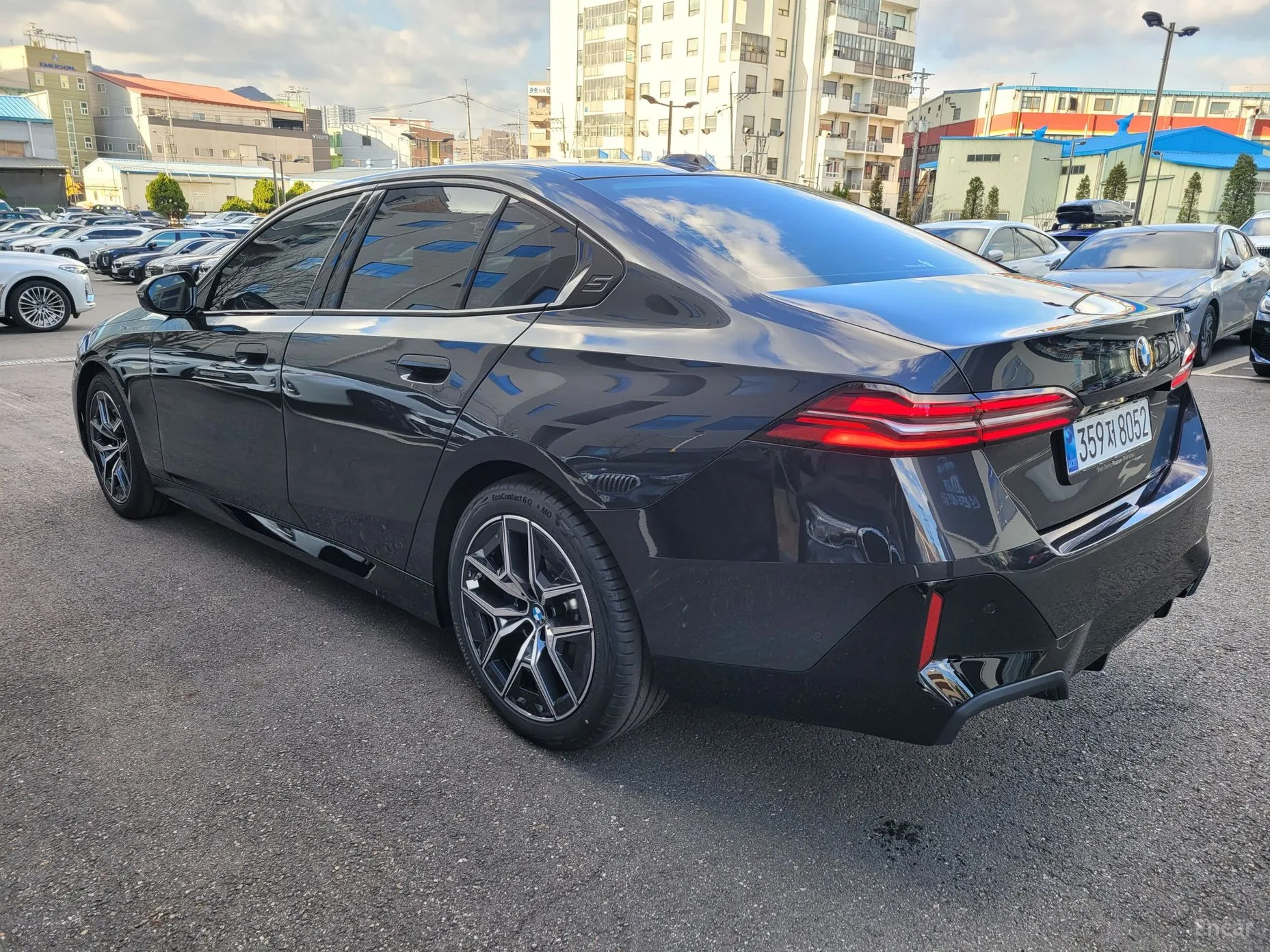 BMW 5 Series (G60) превью 5