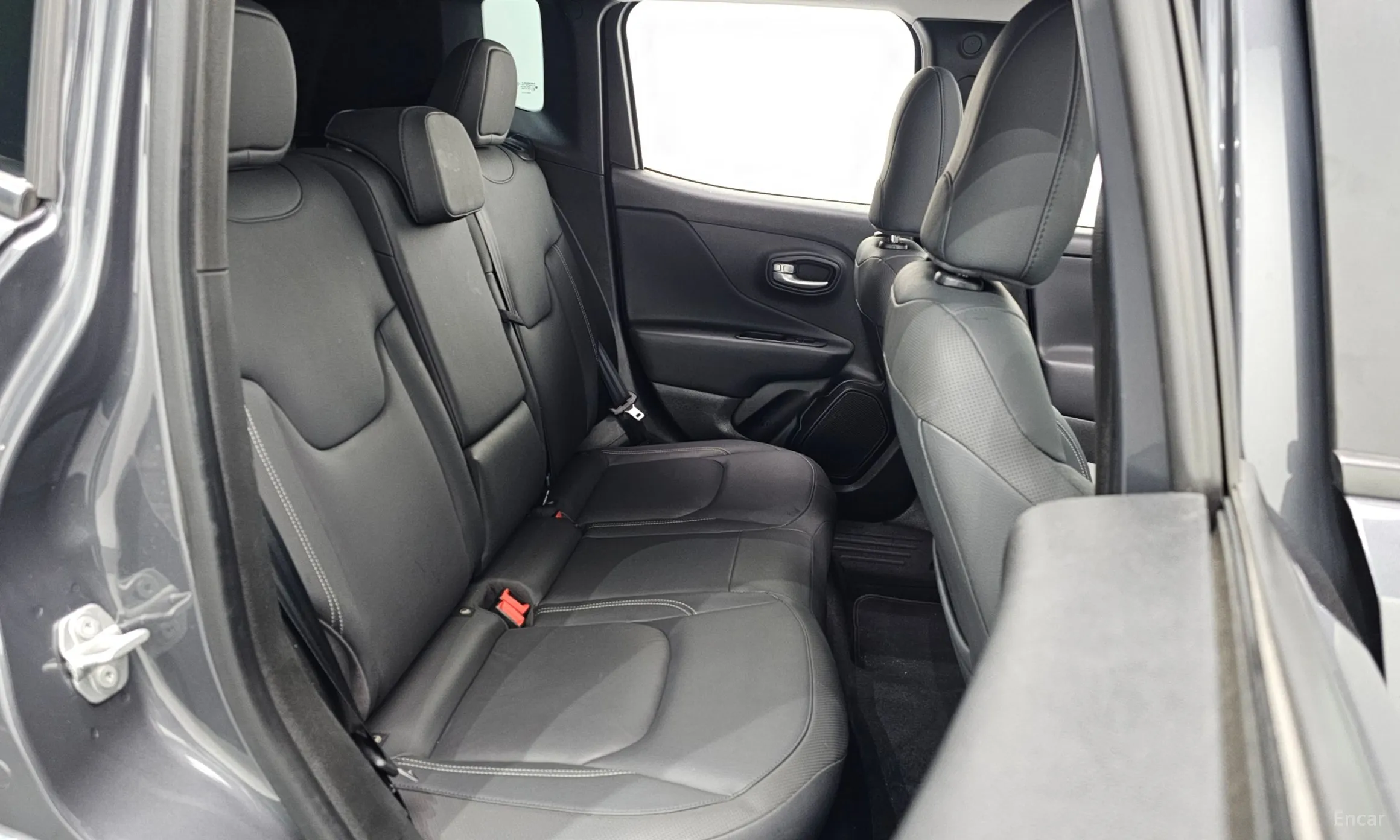 Jeep Renegade превью 12