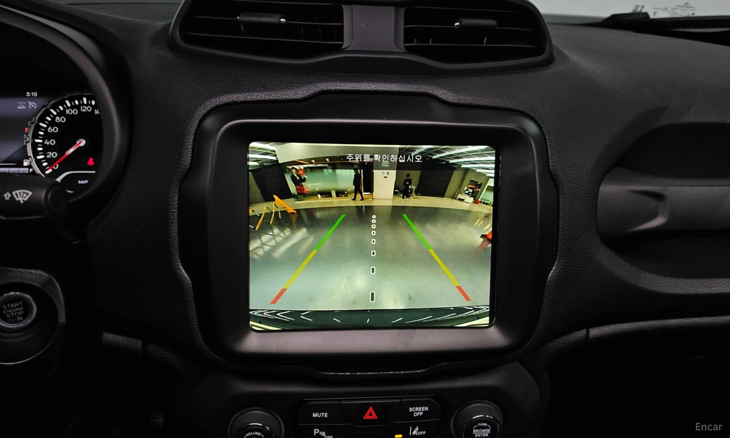 Jeep Renegade превью 16