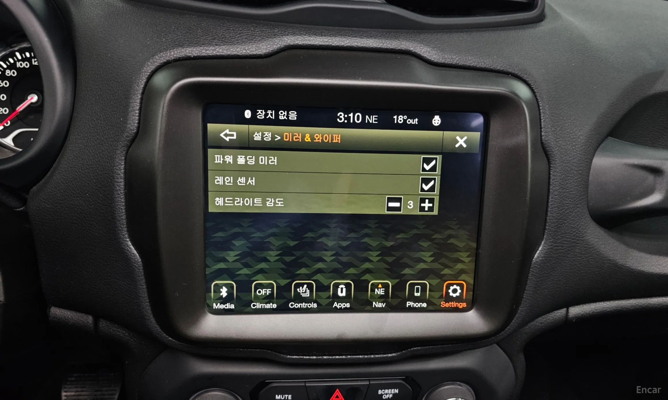 Jeep Renegade превью 18