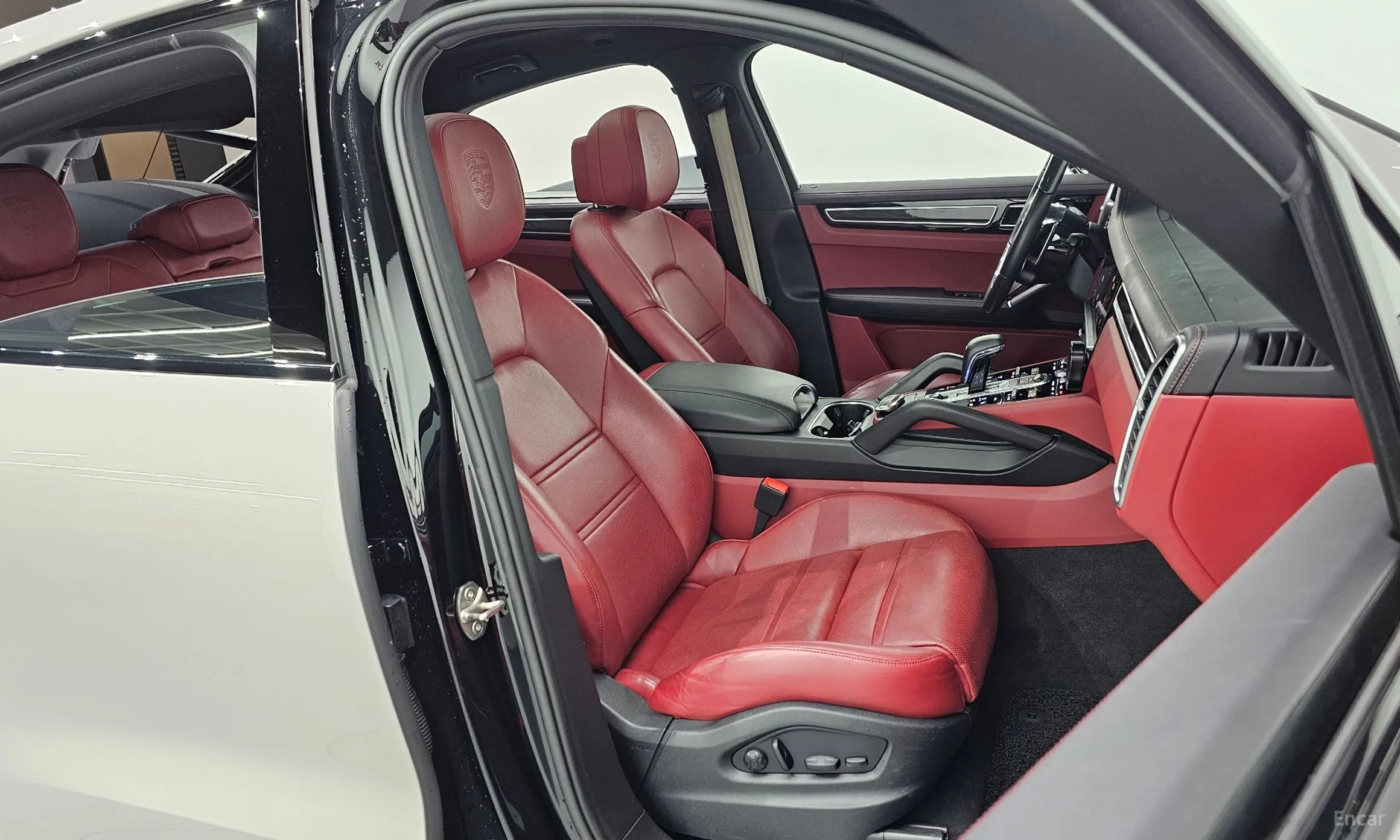 Porsche Cayenne (PO536) превью 11