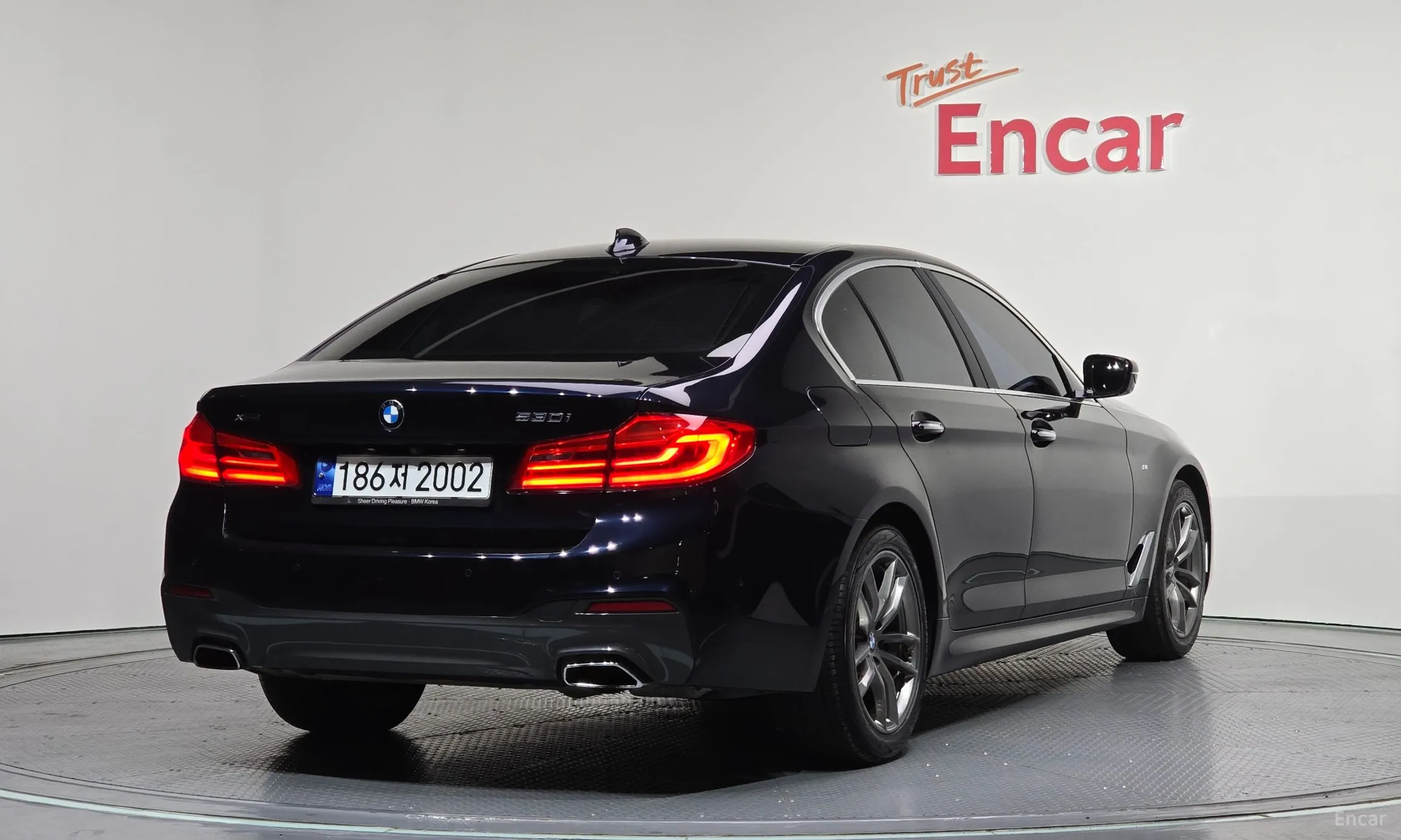 BMW 5 Series (G30) превью 2