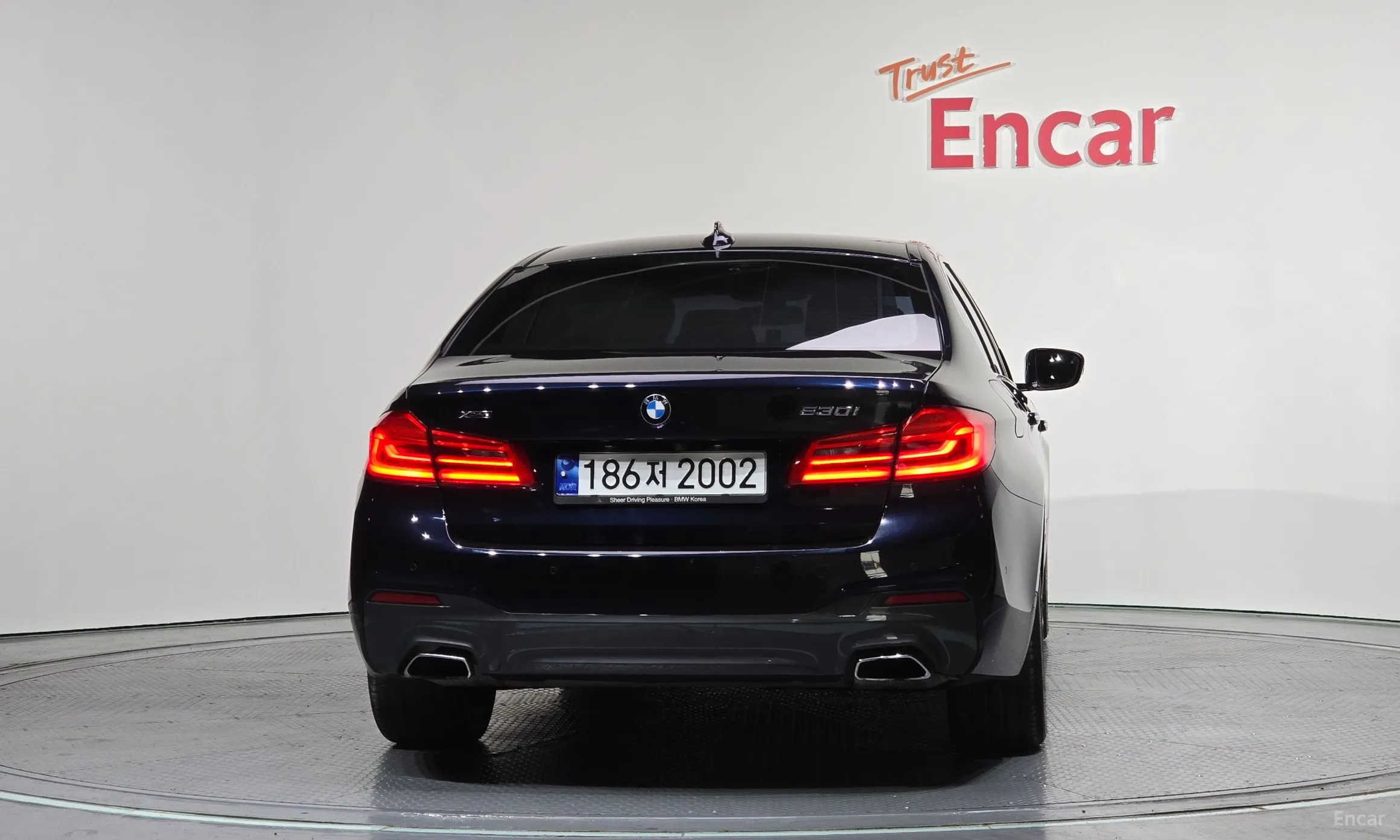 BMW 5 Series (G30) превью 4