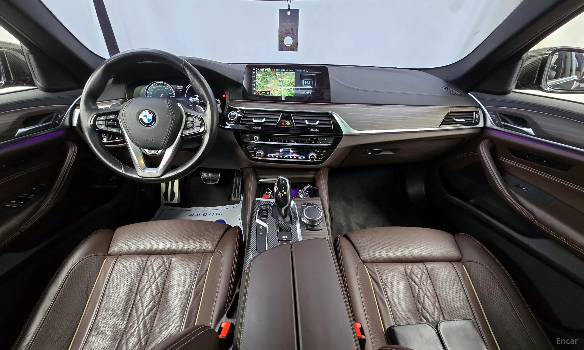 BMW 5 Series (G30) превью 7
