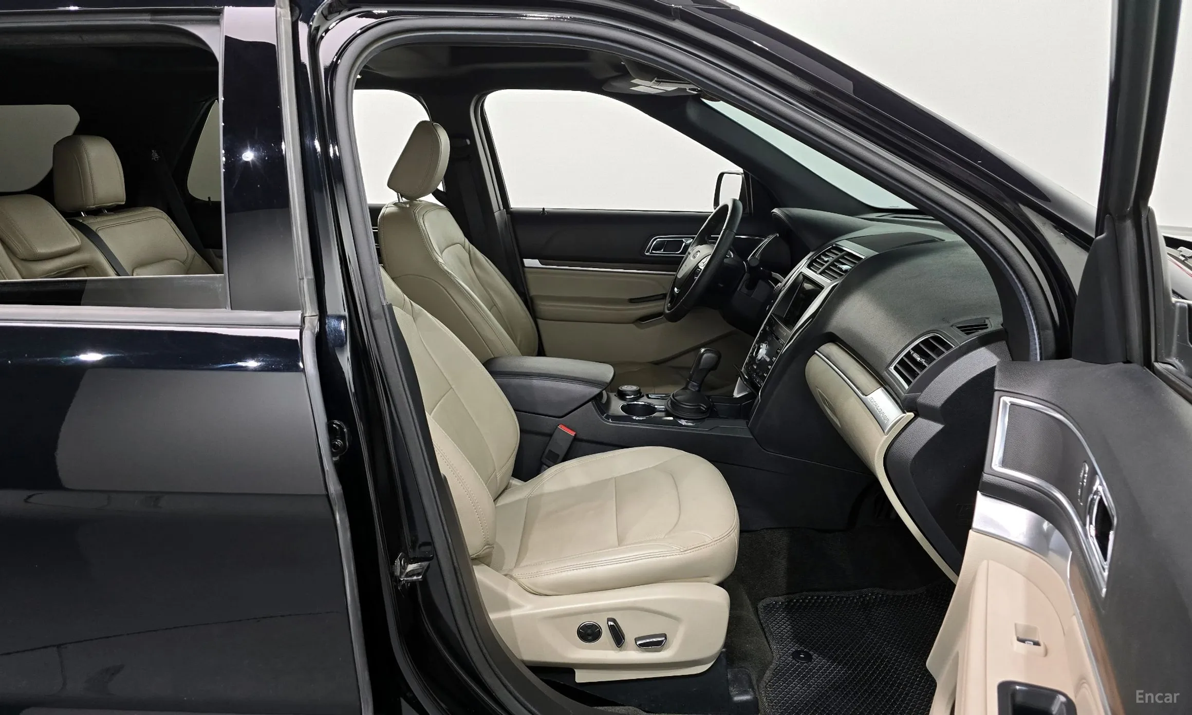 Ford Explorer превью 11