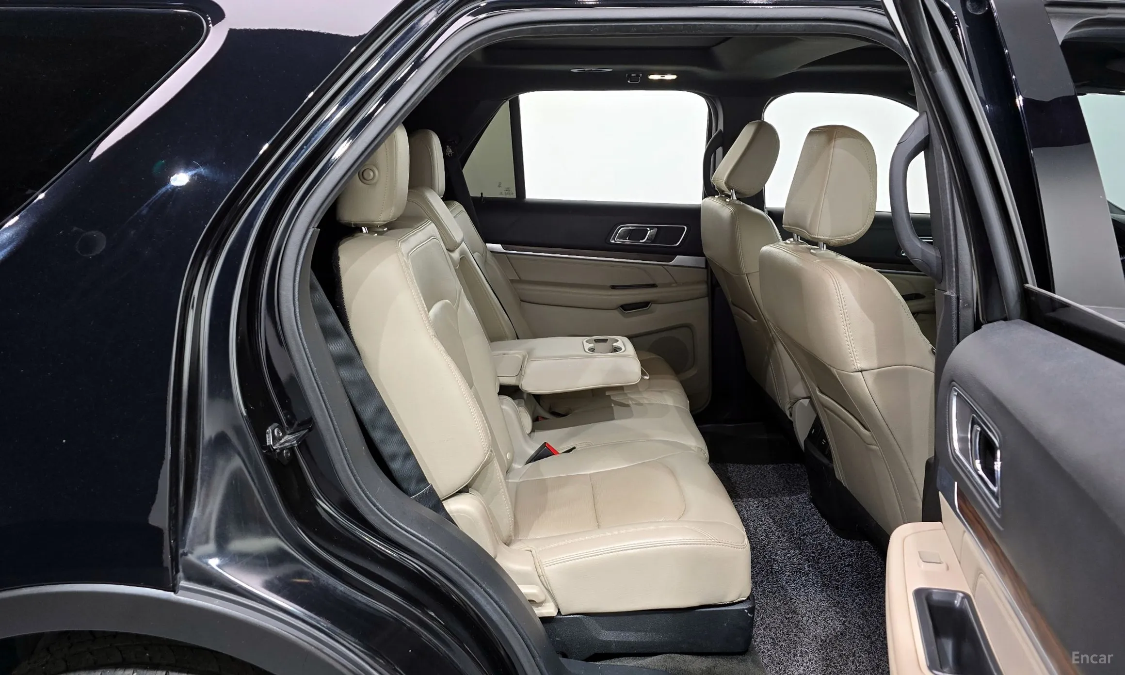 Ford Explorer превью 12