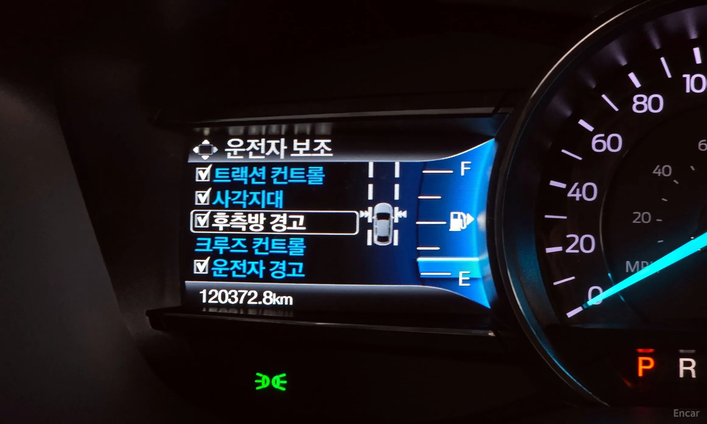 Ford Explorer превью 17