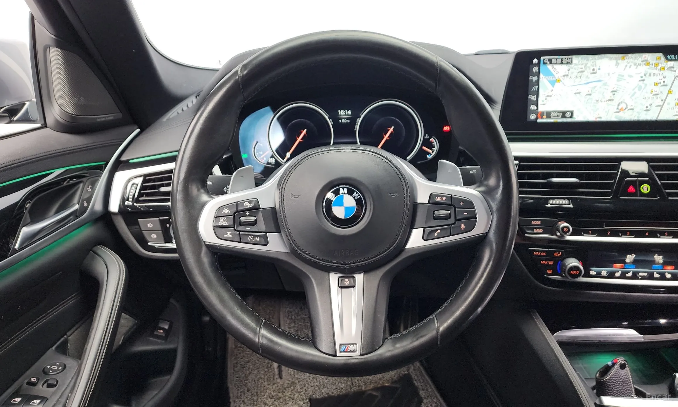 BMW 5 Series (G30) превью 13