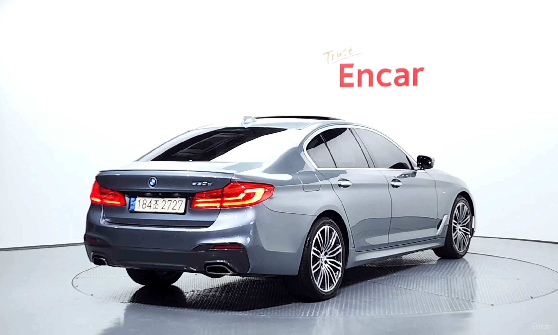 BMW 5 Series (G30) превью 2