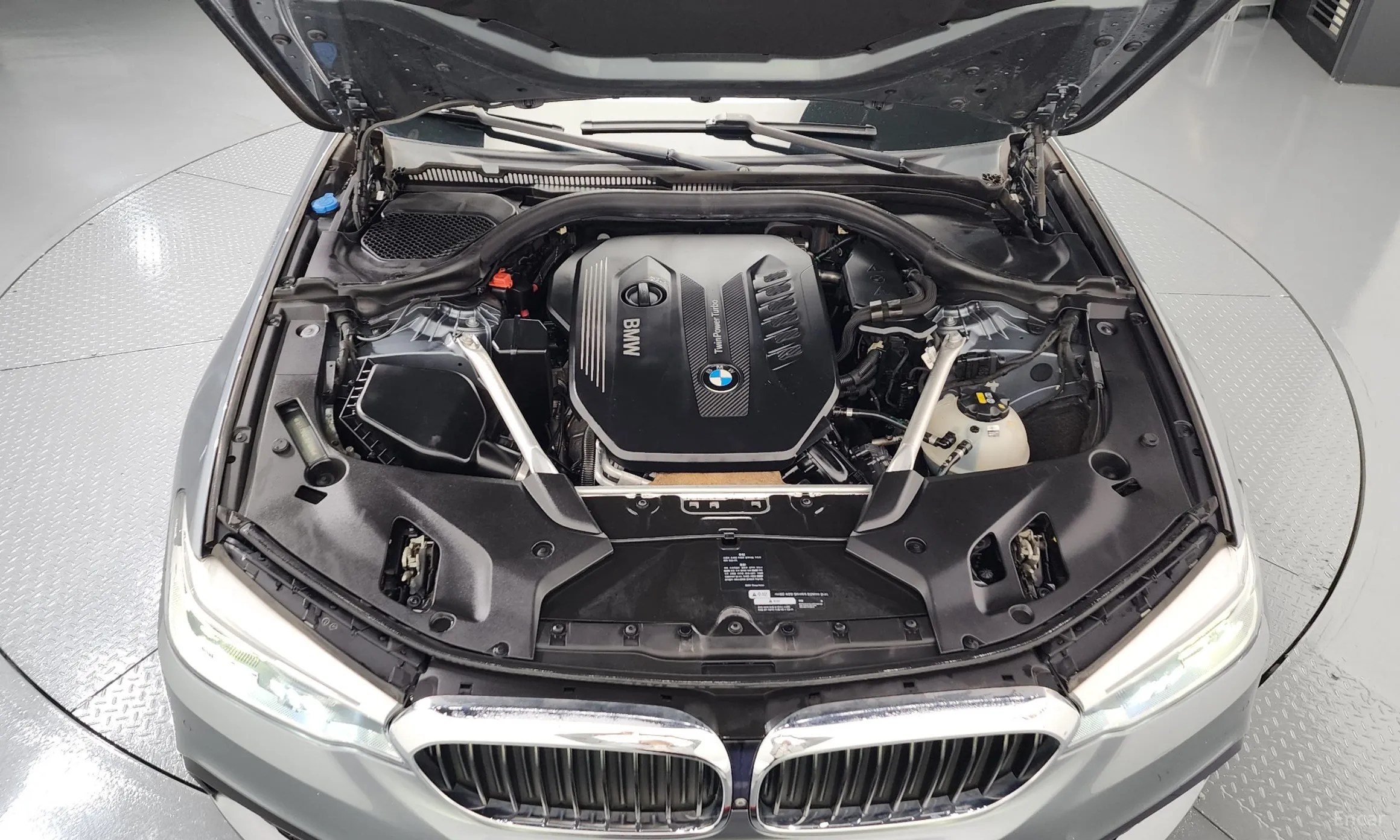 BMW 5 Series (G30) превью 6