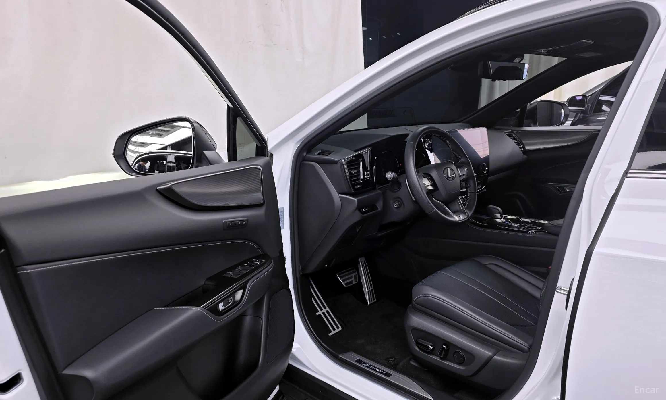 Lexus NX450h + 2nd Gen превью 10