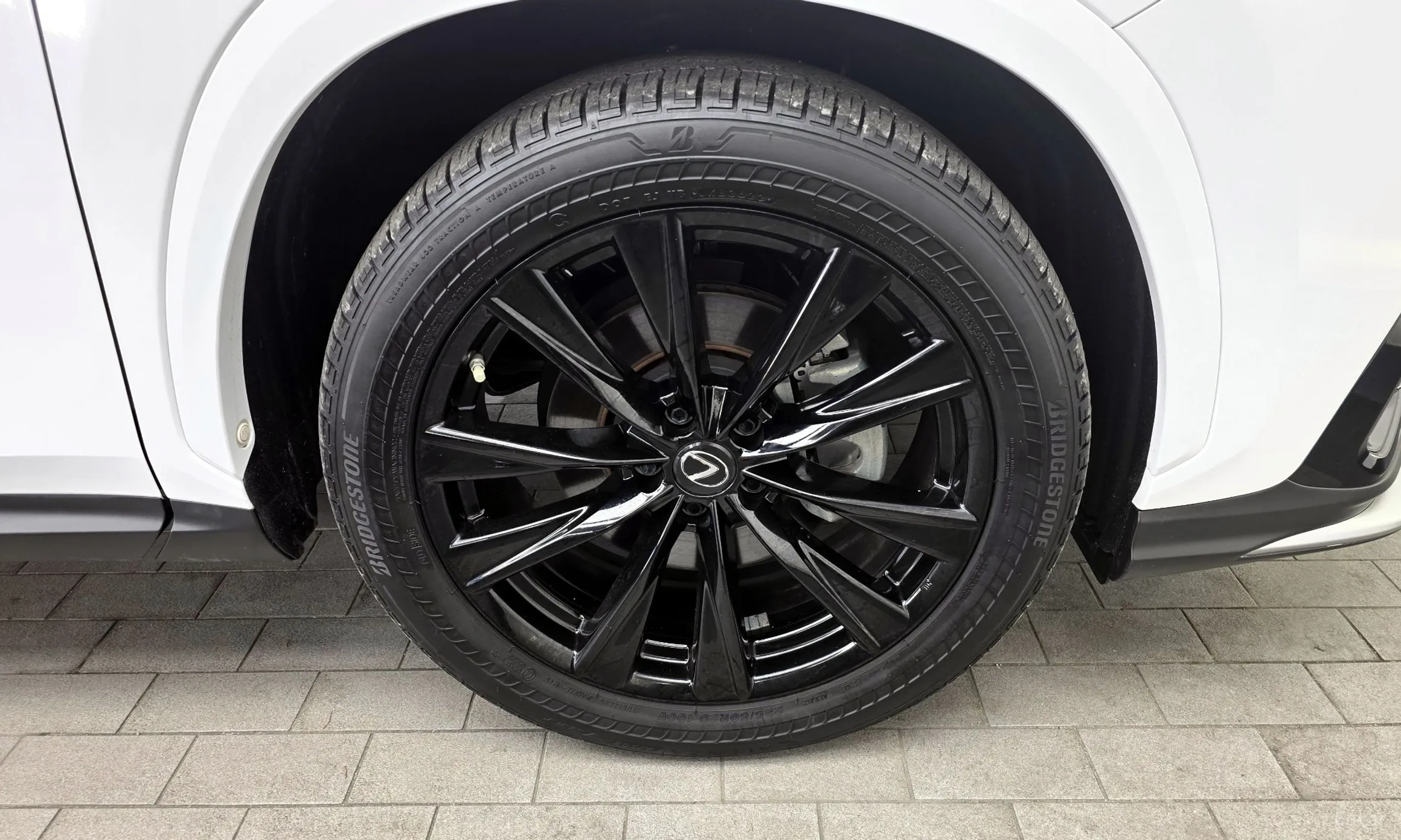 Lexus NX450h + 2nd Gen превью 5