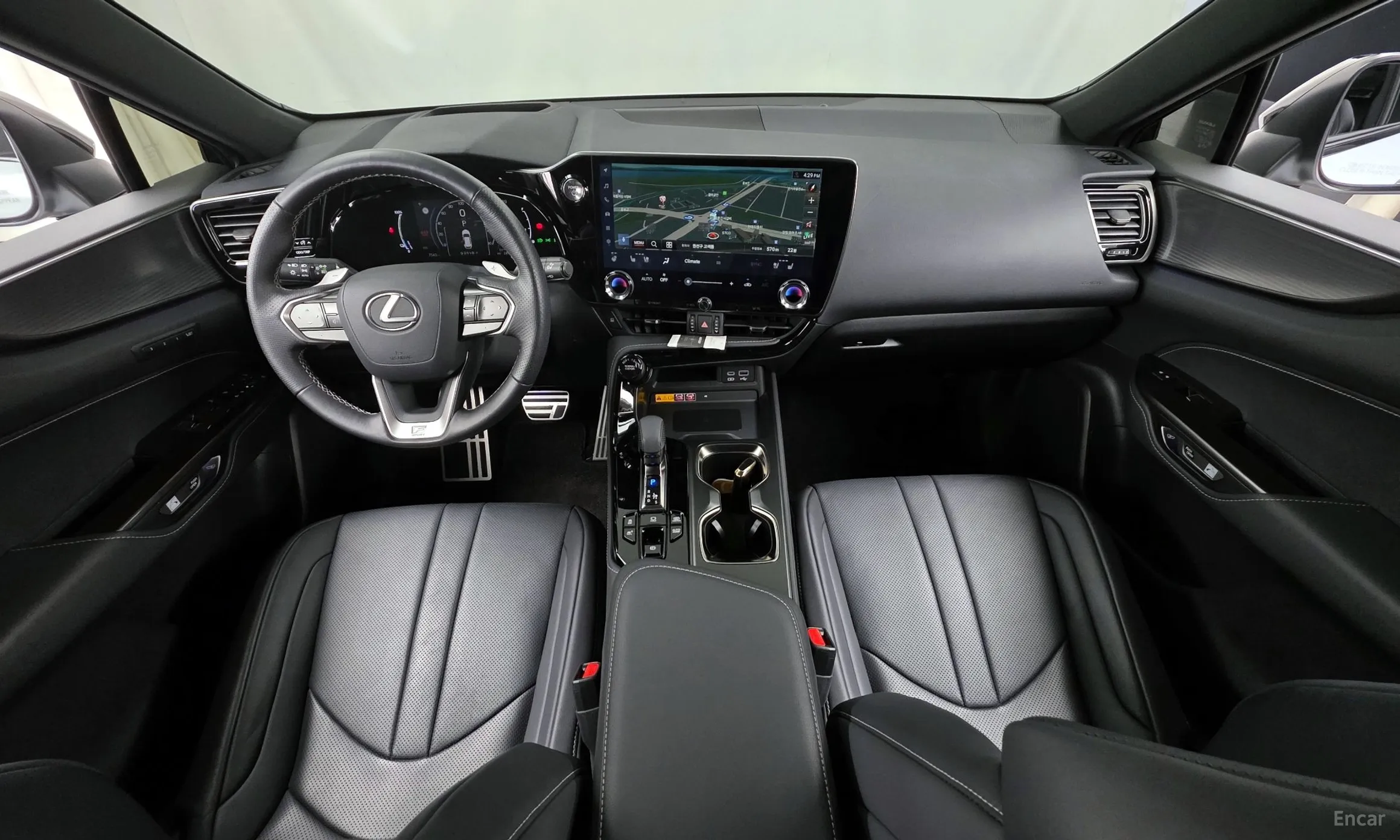 Lexus NX450h + 2nd Gen превью 7