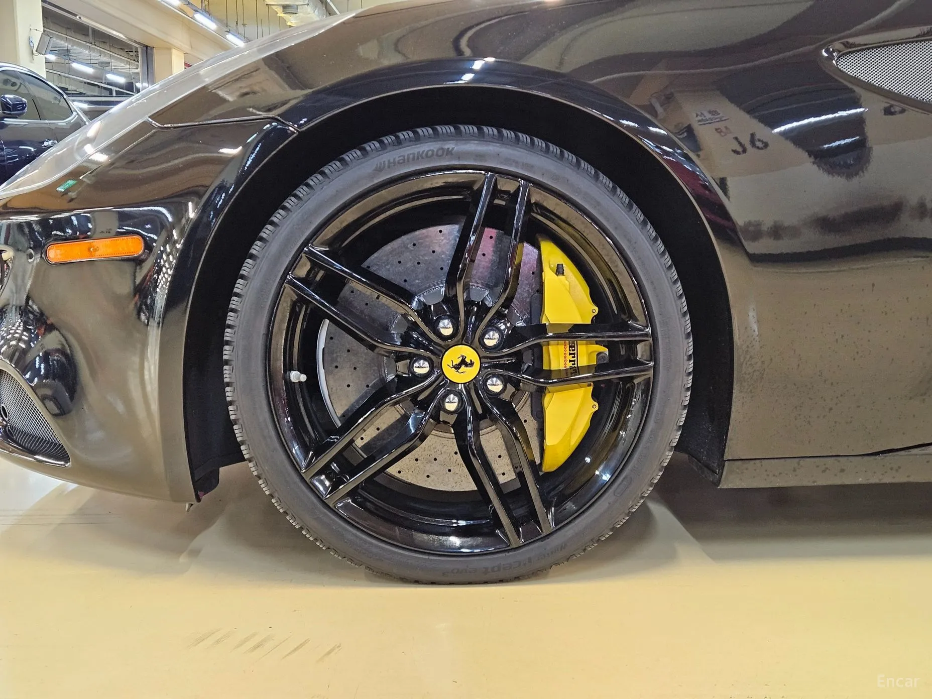Ferrari FF превью 5