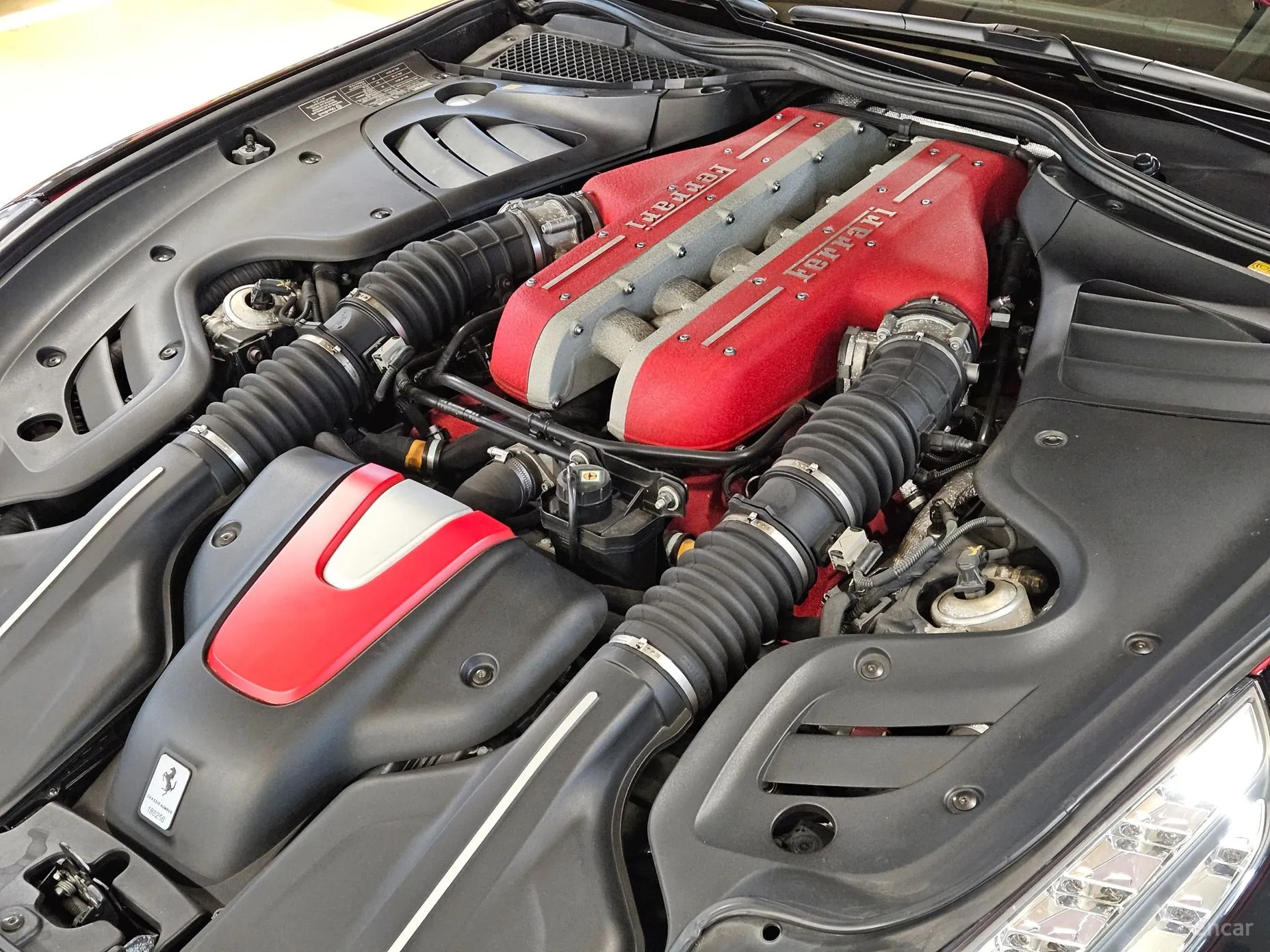 Ferrari FF превью 6