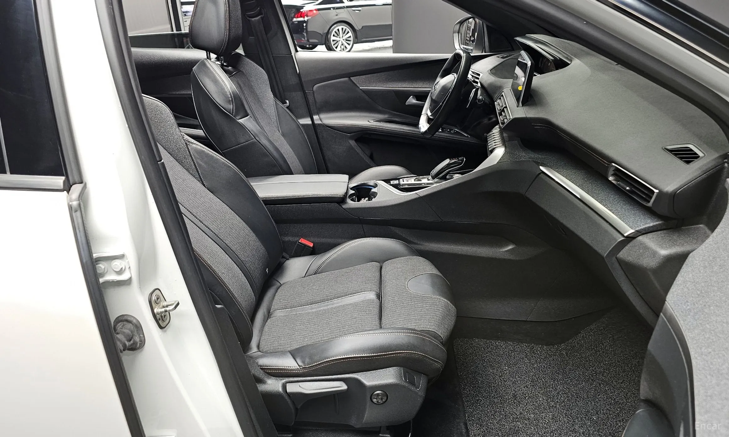 Peugeot 3008 2nd generation превью 10