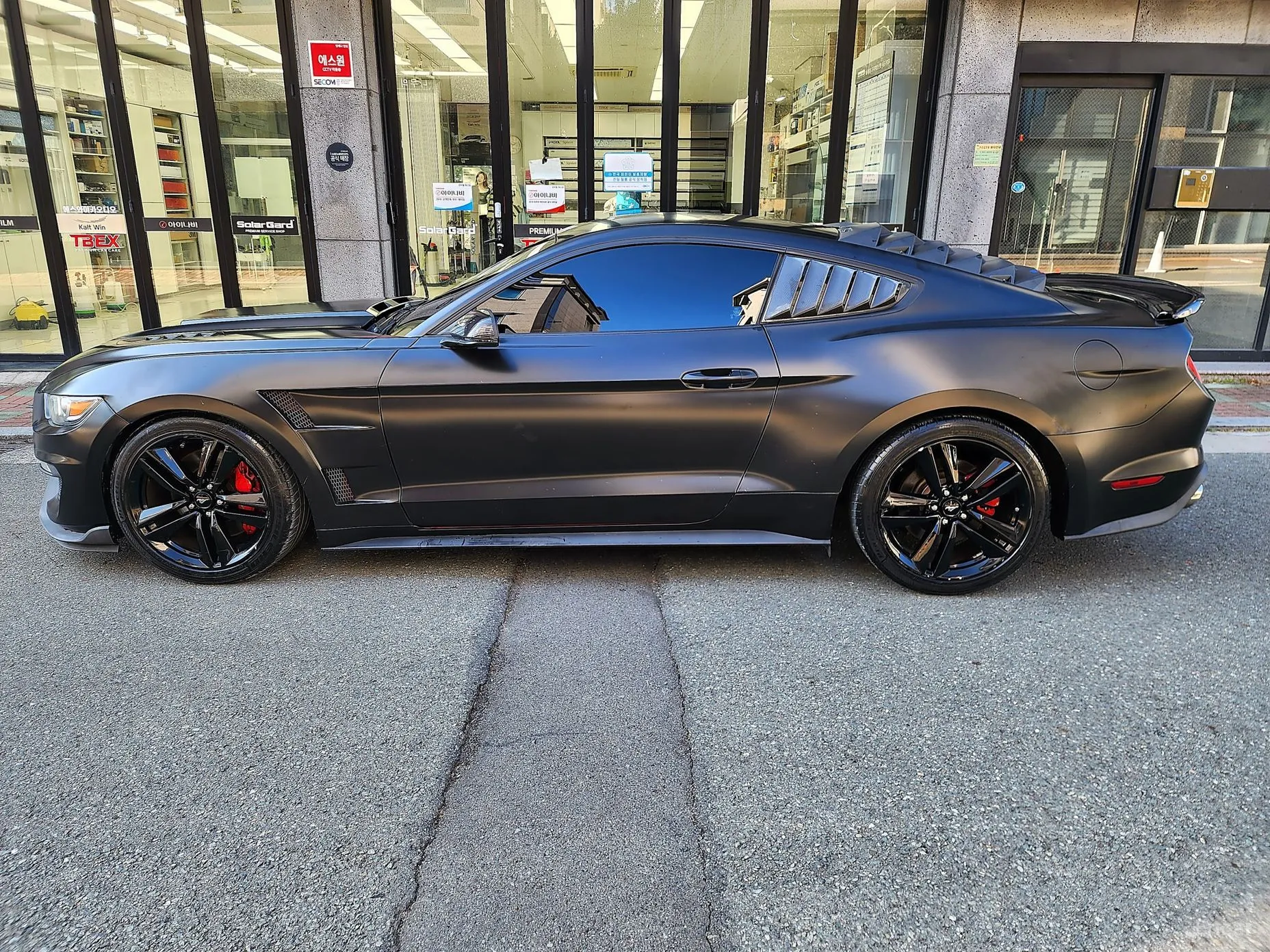 Ford Mustang превью 4