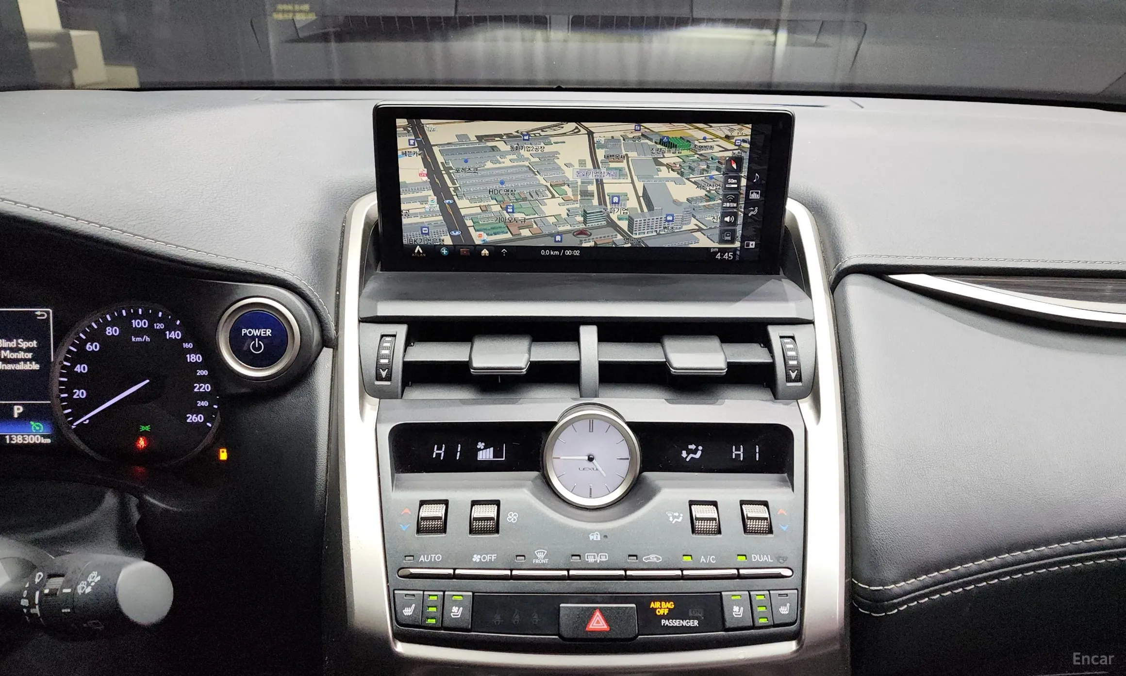 Lexus NX300h превью 14