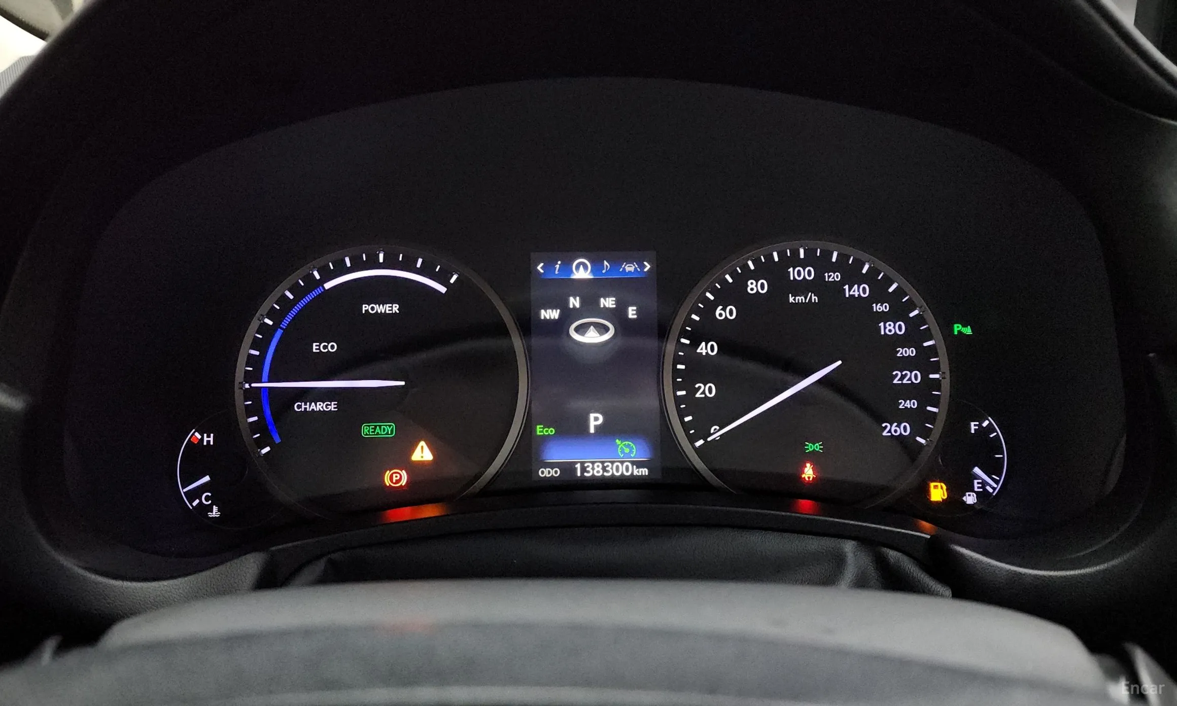 Lexus NX300h превью 8