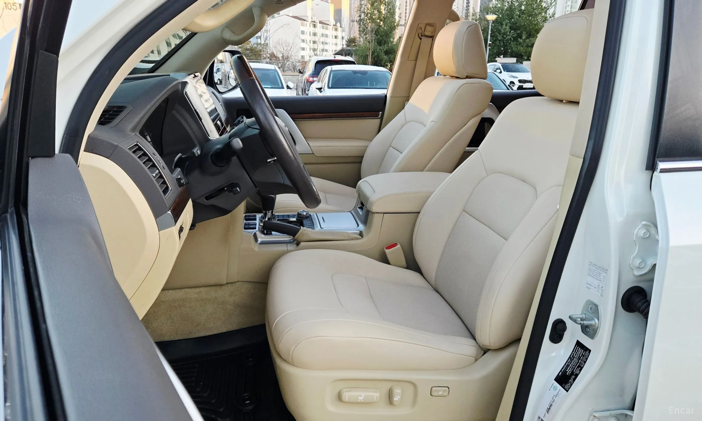 Toyota Land Cruiser превью 10