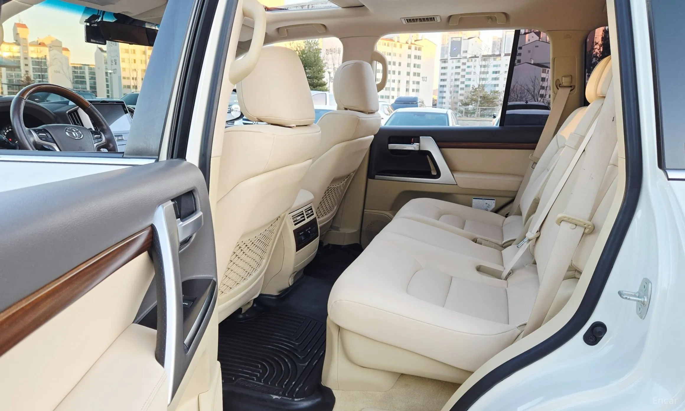 Toyota Land Cruiser превью 11