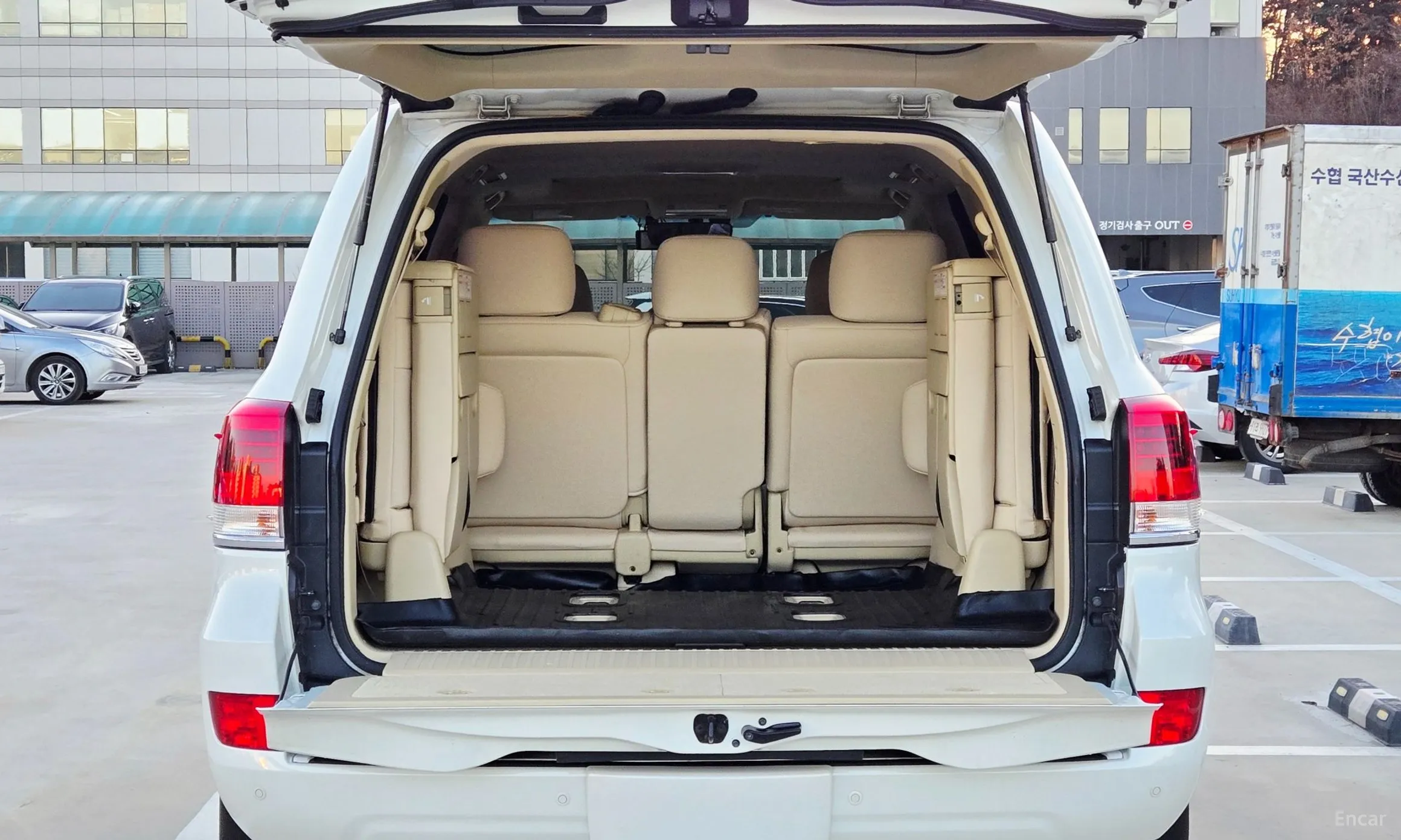 Toyota Land Cruiser превью 12