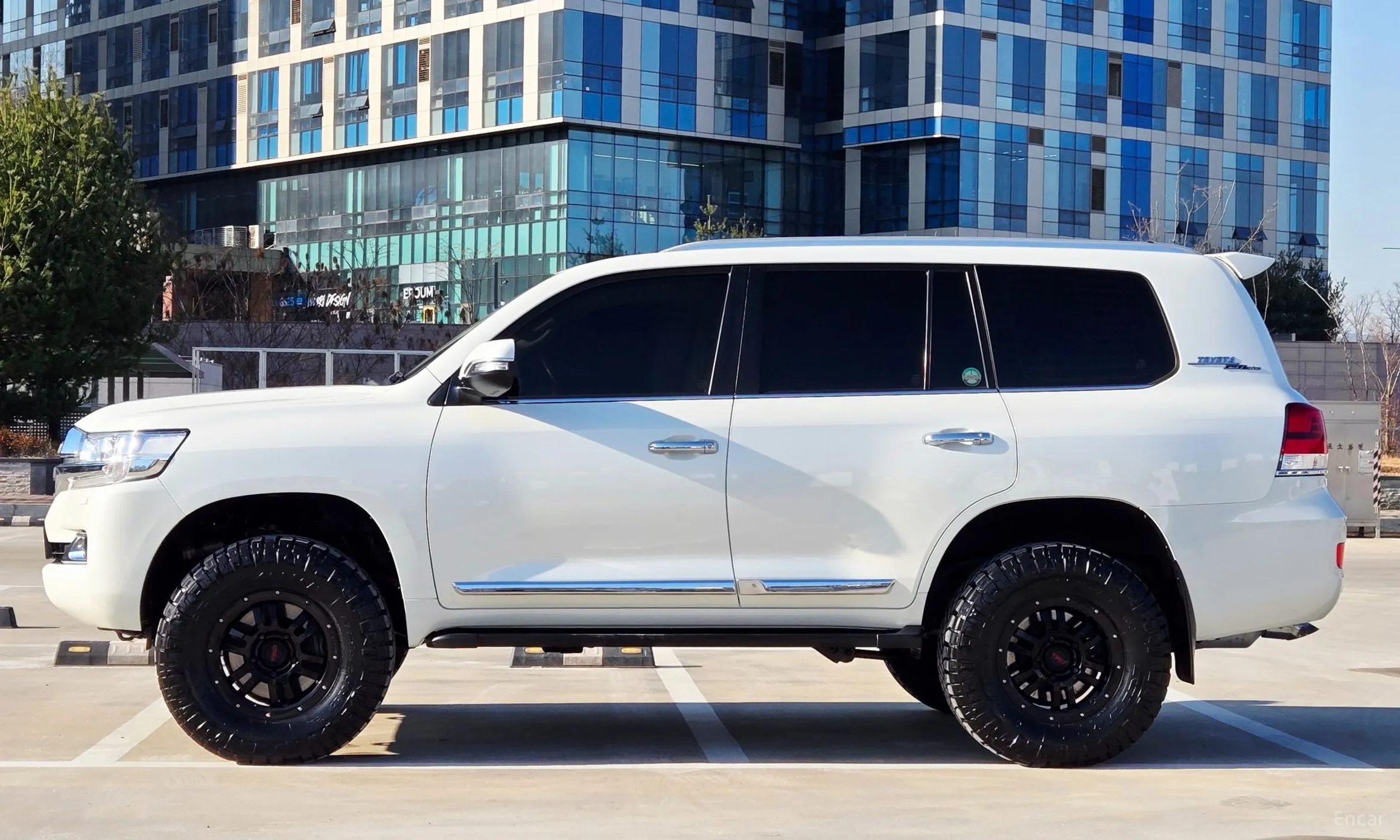 Toyota Land Cruiser превью 4