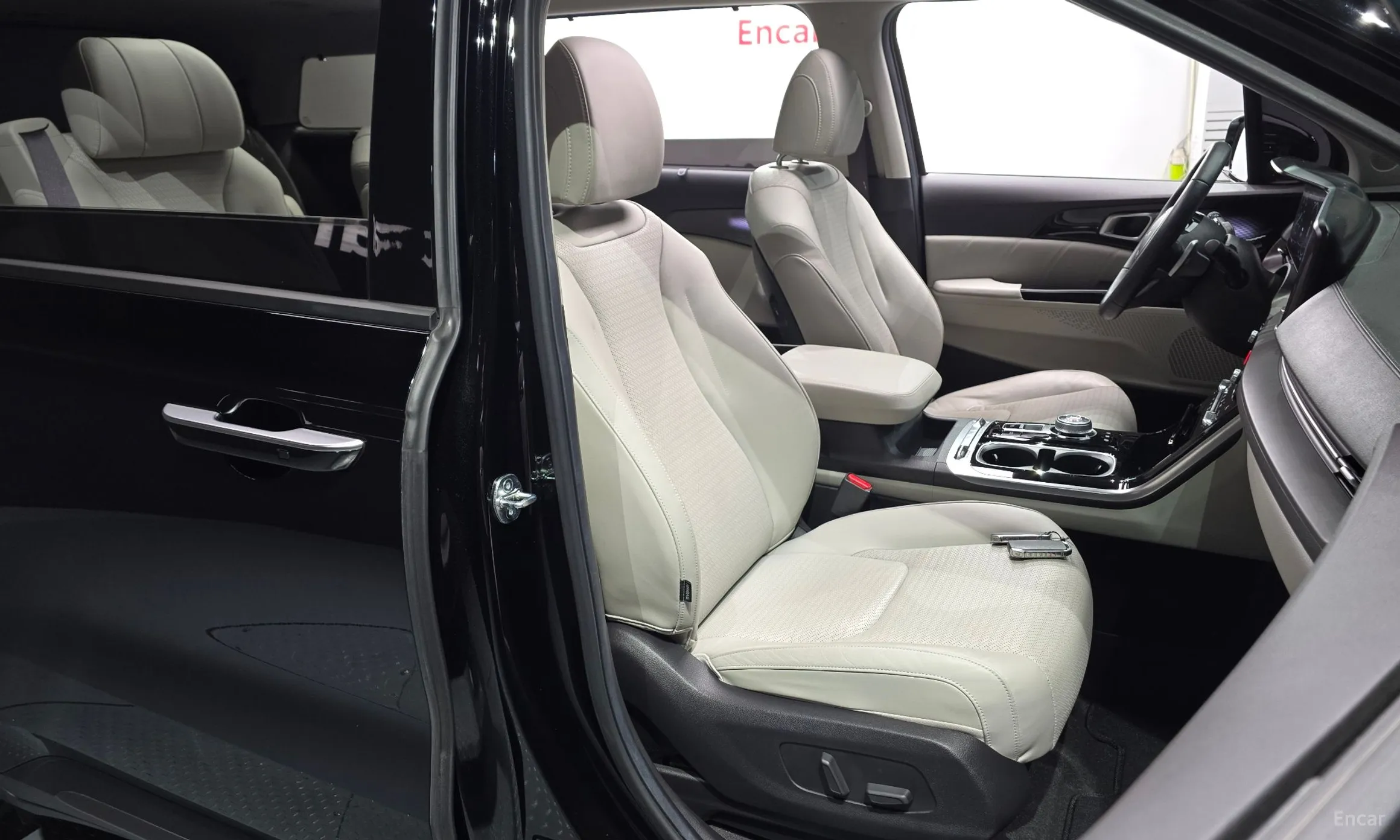 Kia Carnival Gen 4 превью 10
