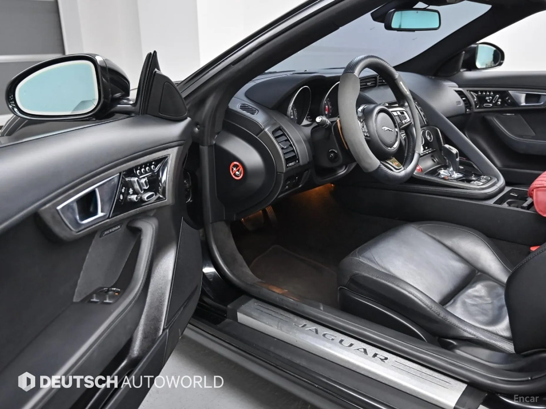 Jaguar F-TYPE превью 11
