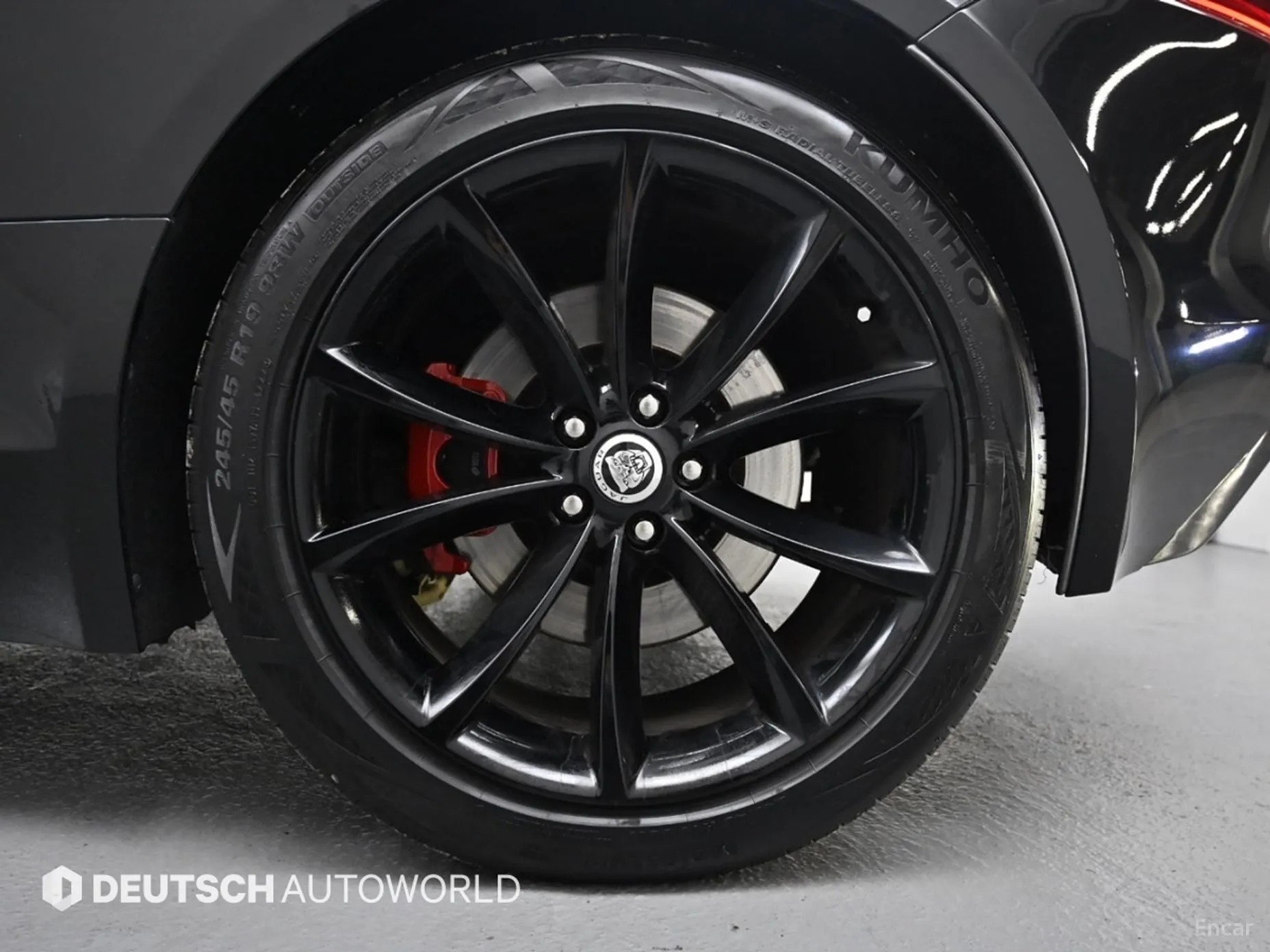 Jaguar F-TYPE превью 5