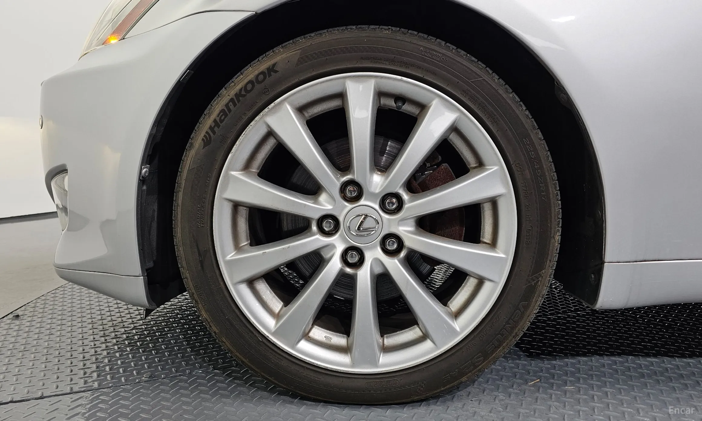 Lexus IS250 превью 5