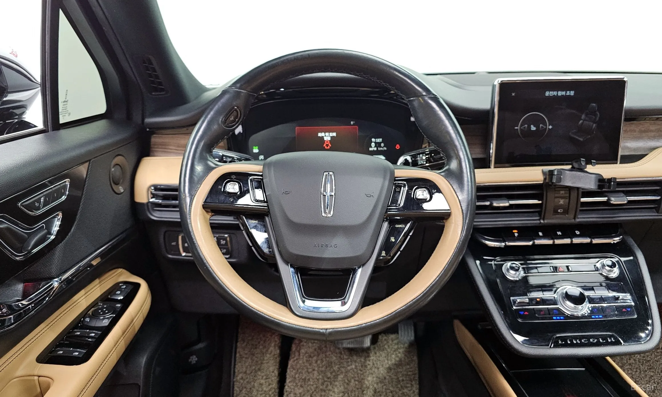Lincoln Corsair превью 13