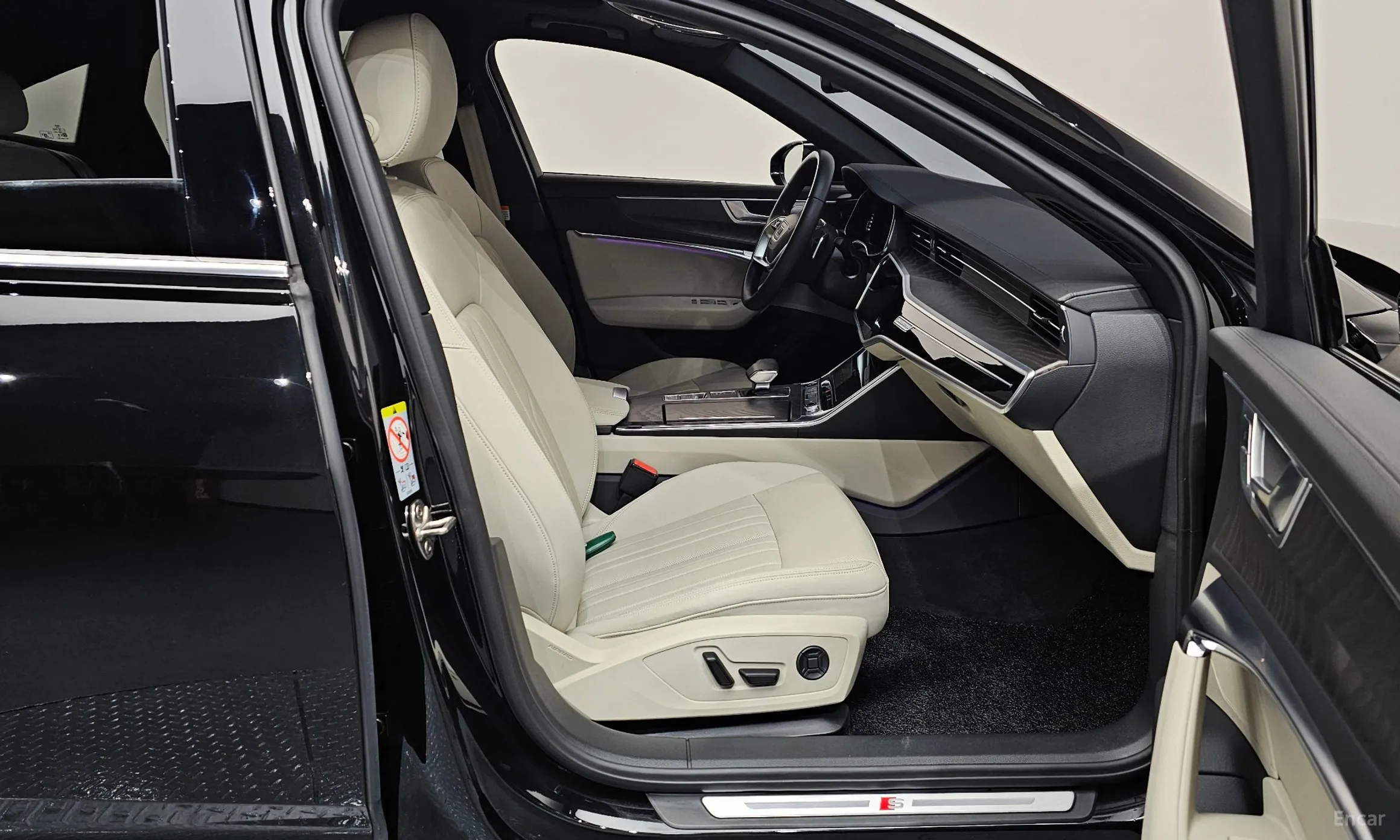 Audi A6 (C8) превью 11