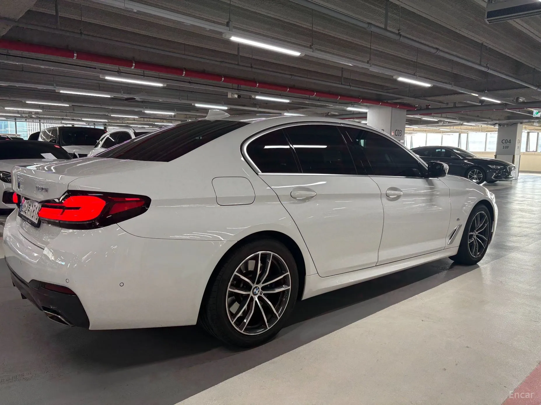 BMW 5 Series (G30) превью 2