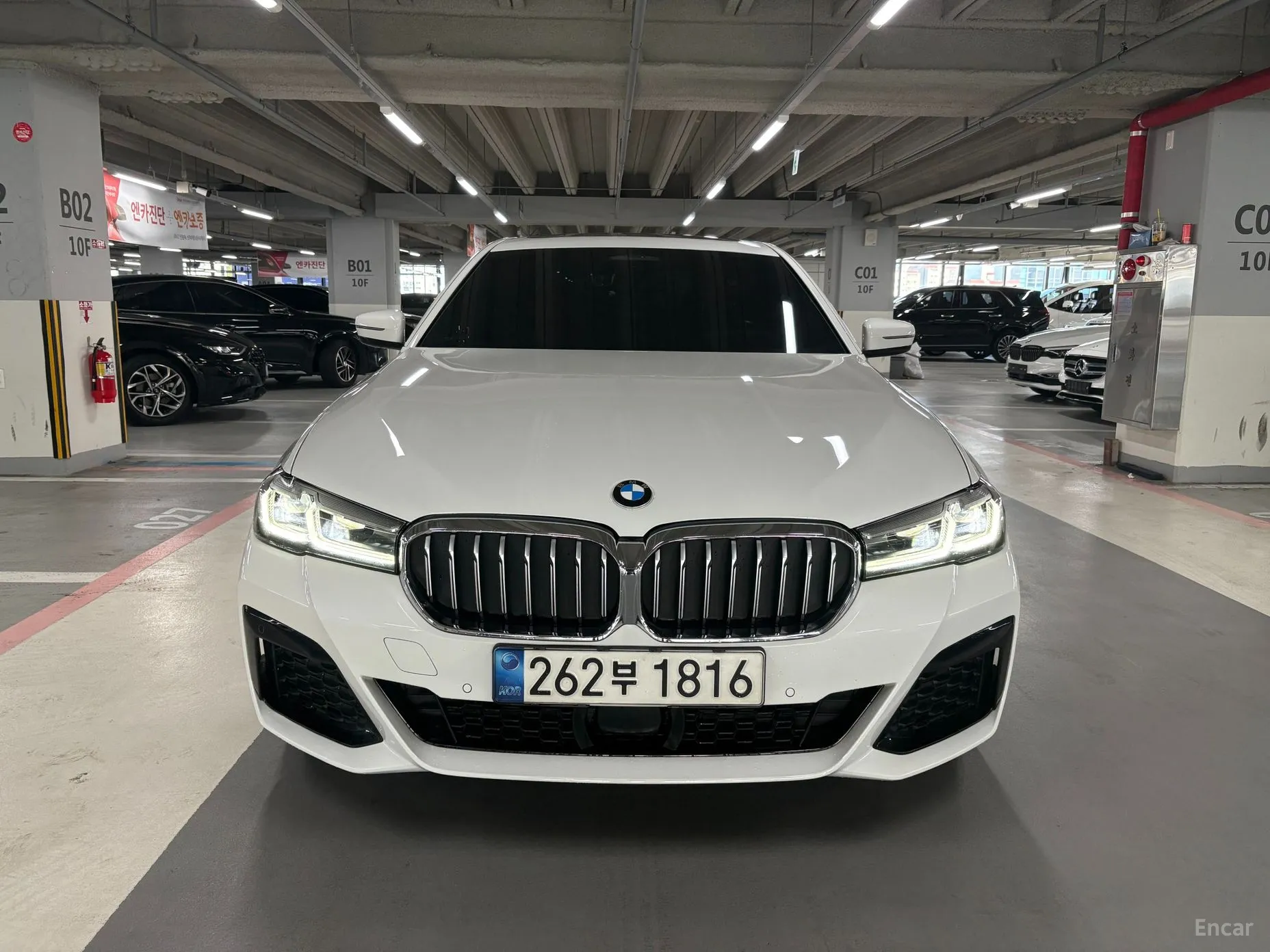 BMW 5 Series (G30) превью 3