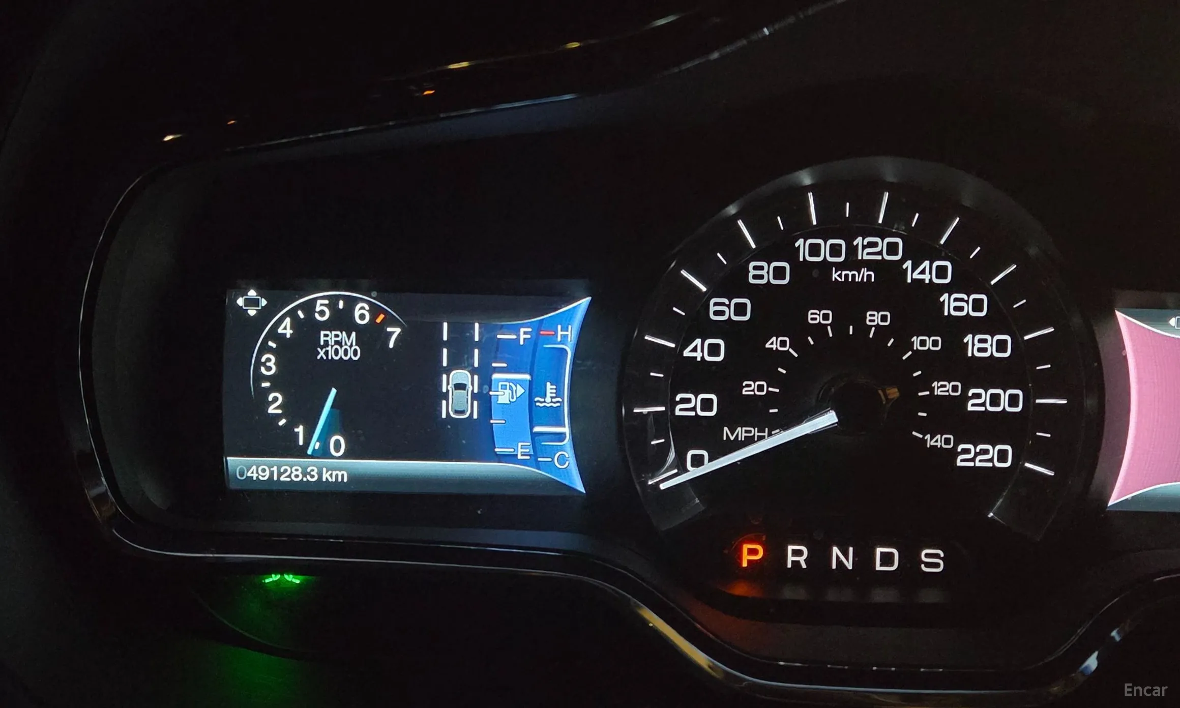Lincoln MKT превью 16
