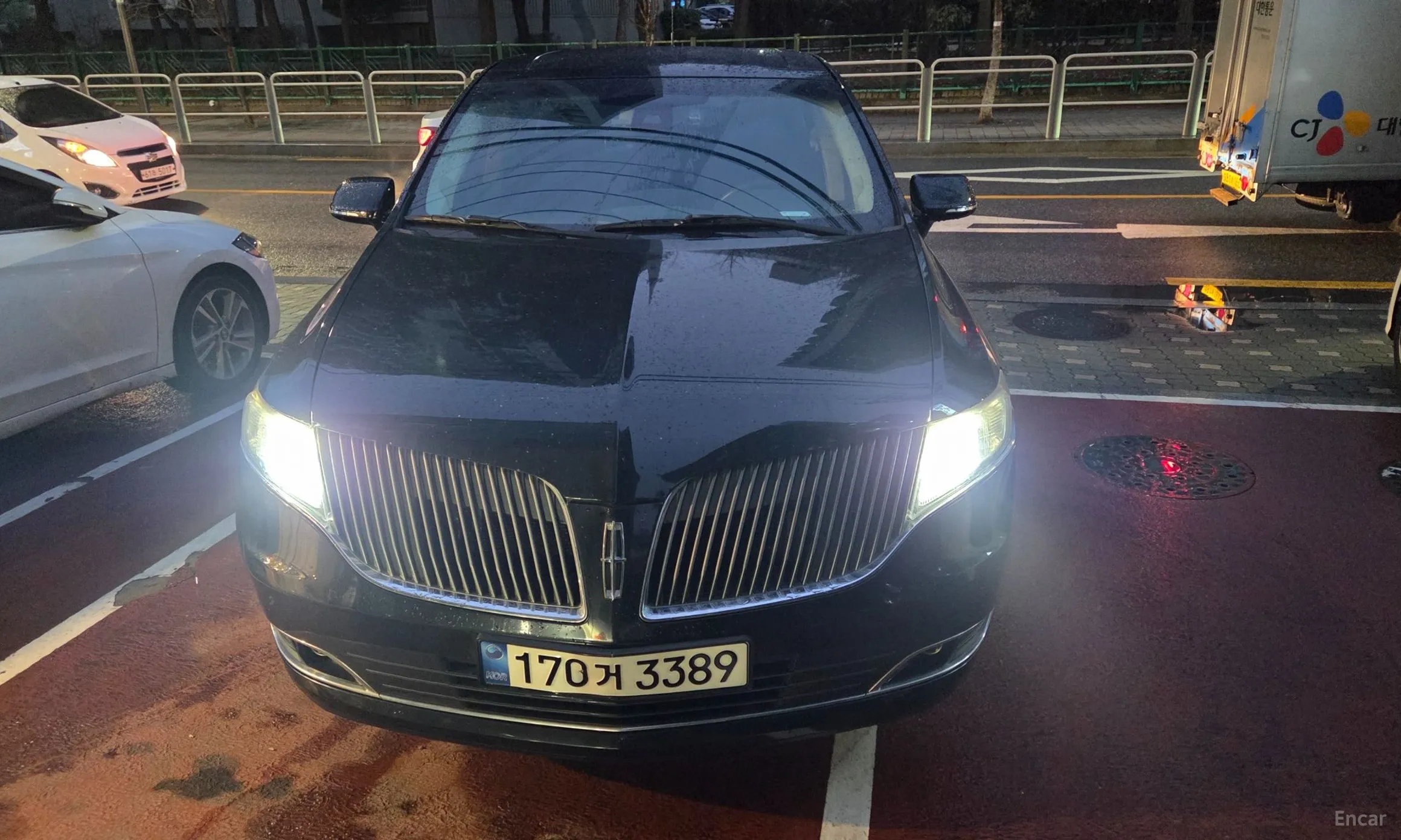 Lincoln MKT превью 3