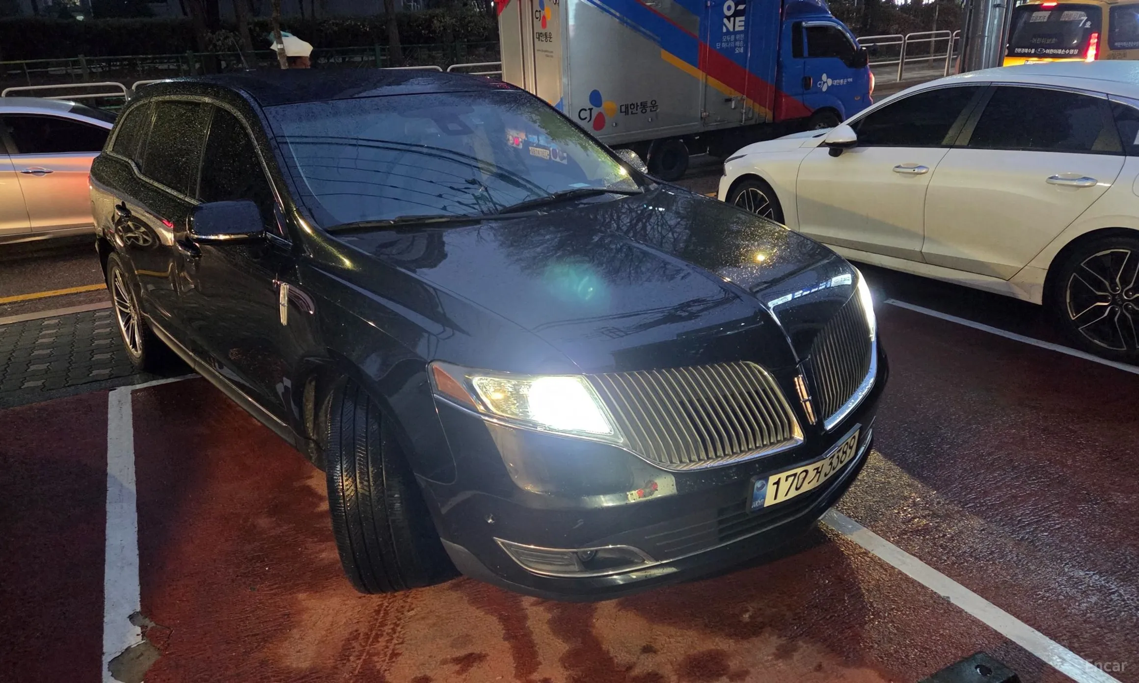 Lincoln MKT превью 4