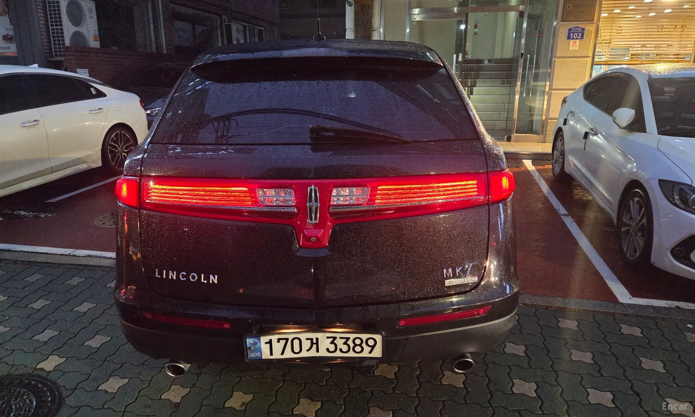 Lincoln MKT превью 5