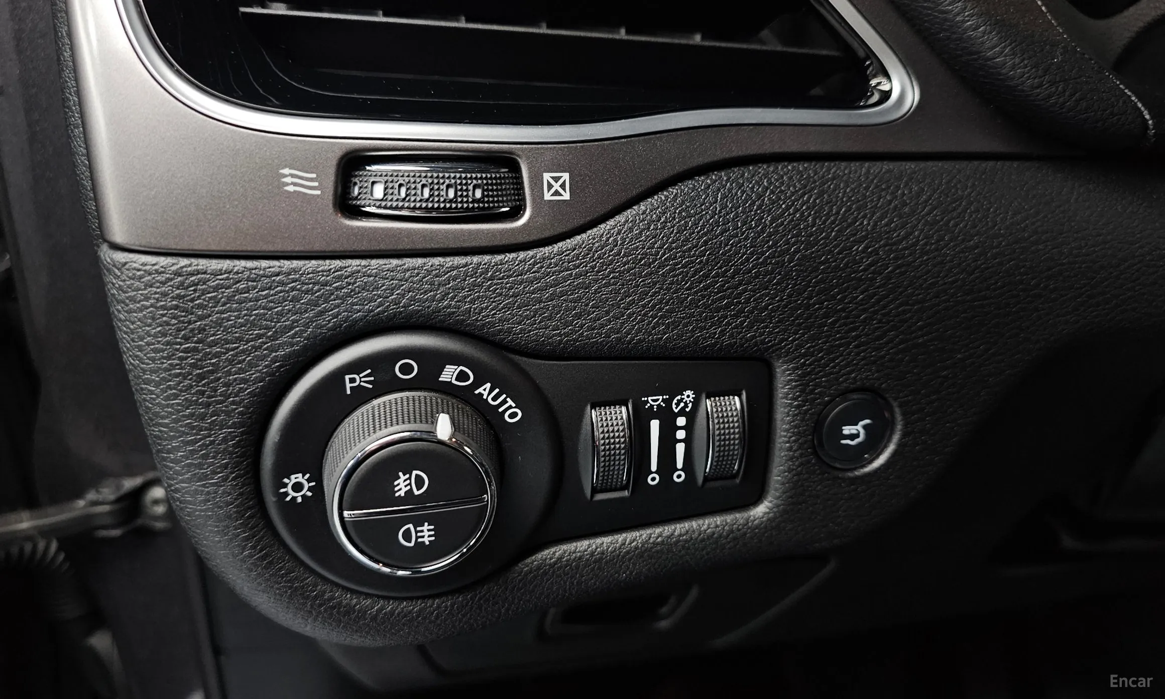 Jeep Cherokee (KL) превью 18