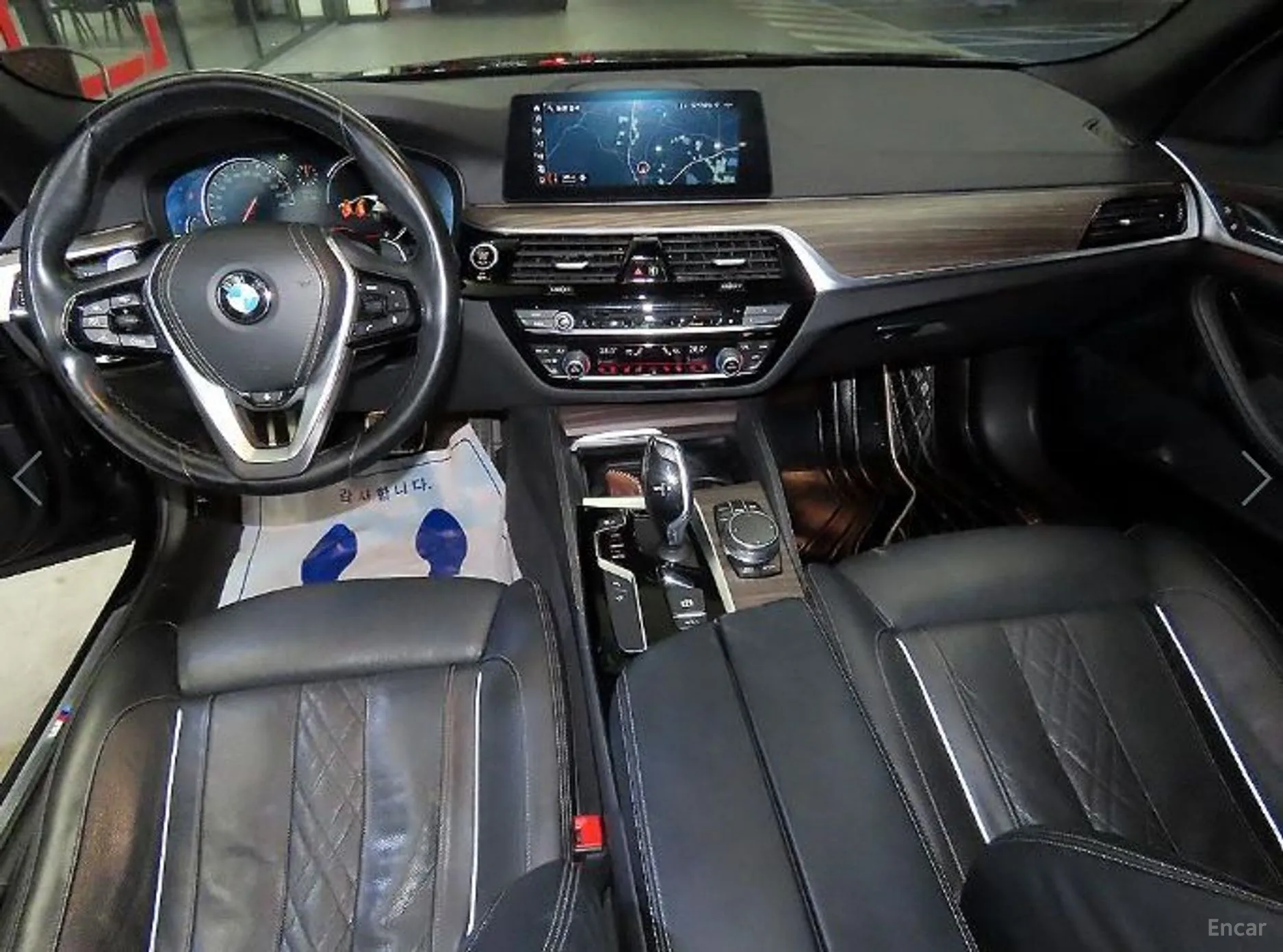 BMW 5 Series (G30) превью 10